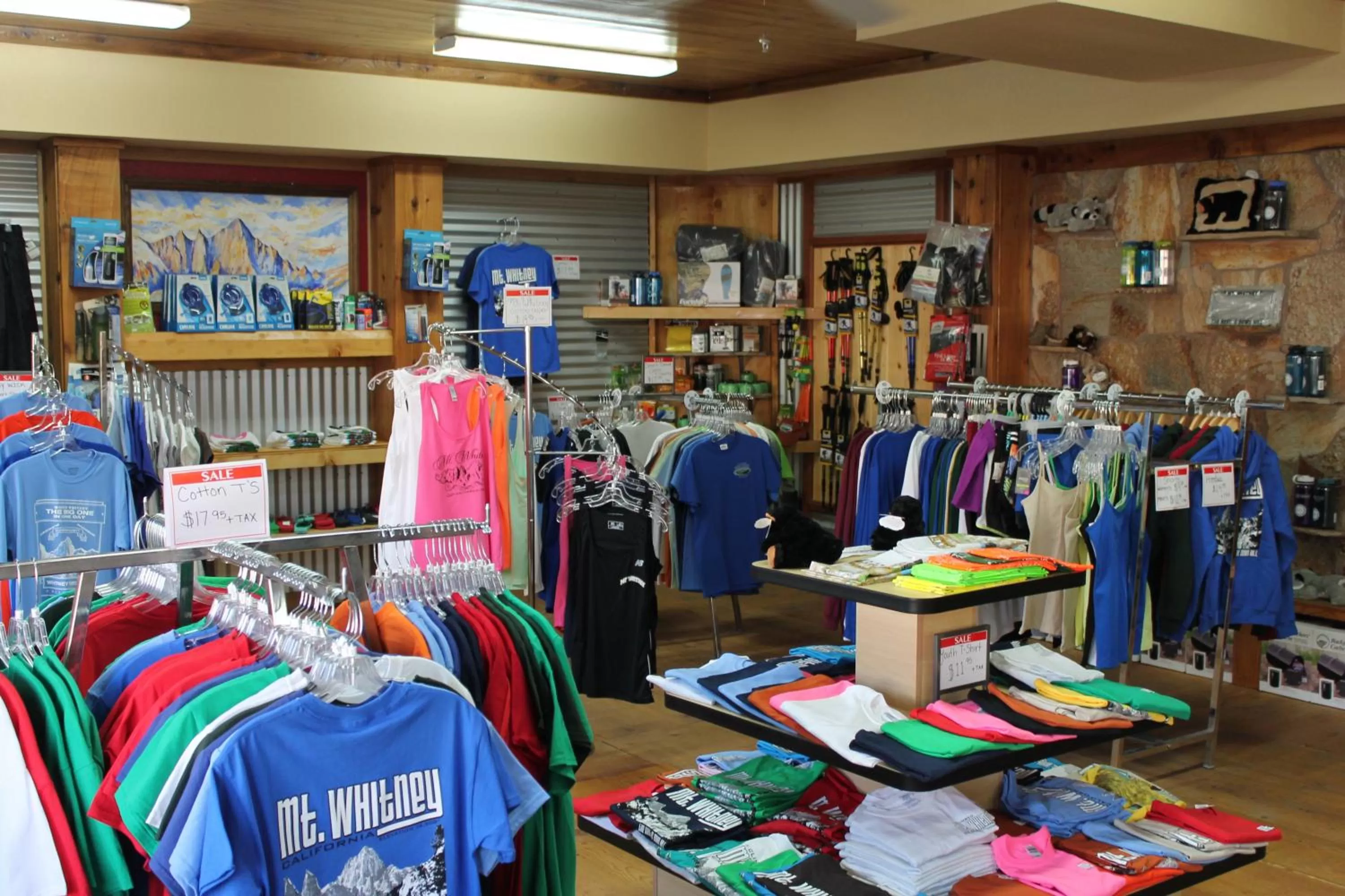 Supermarket/grocery shop in Whitney Portal Hotel And Hostel