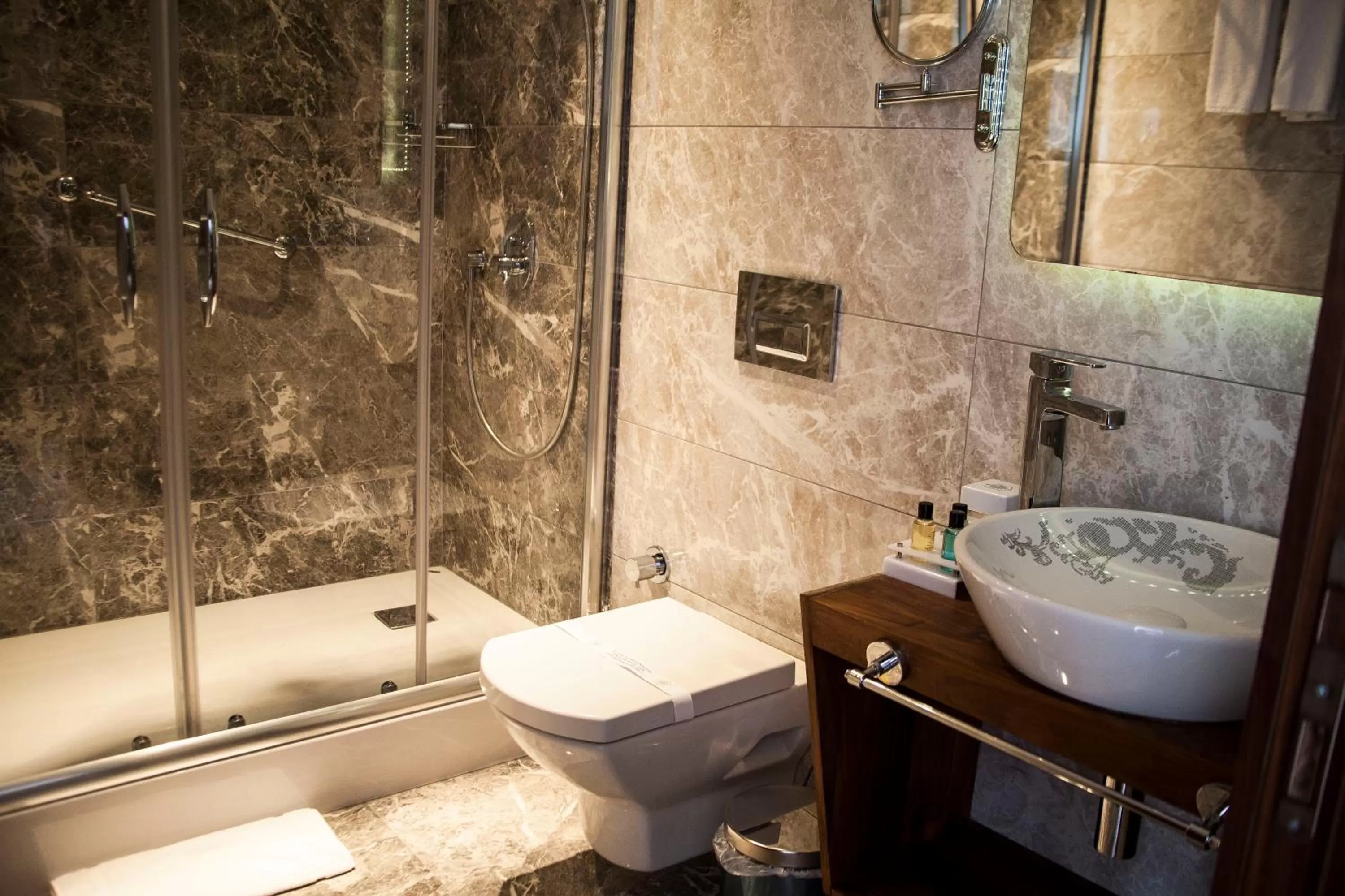 Toilet in Old Port Hotel