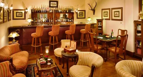 Lounge or bar in The Elgin Silver Oaks - Heritage Resort & Spa