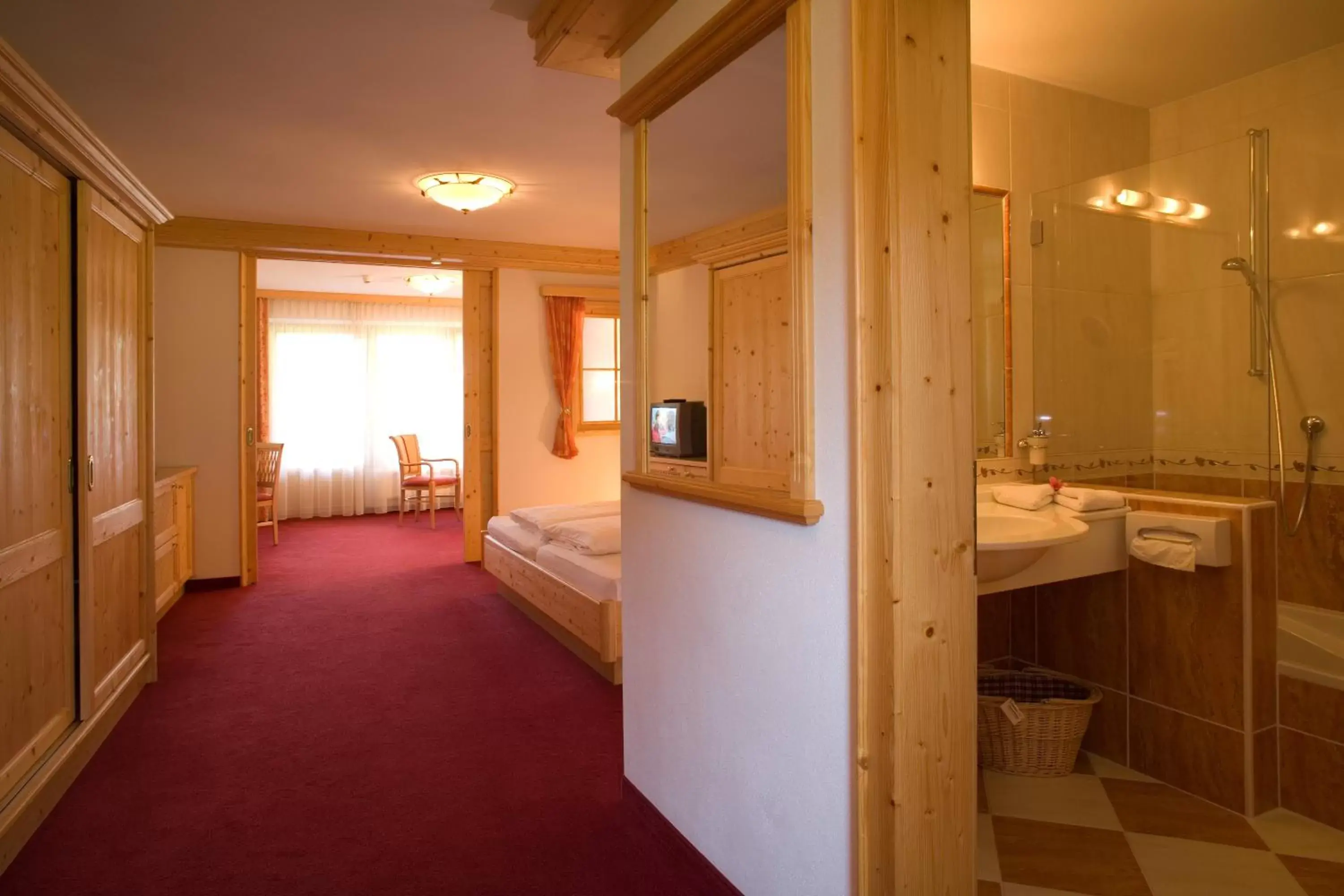 Bathroom, Bunk Bed in Hotel Alpenpanorama