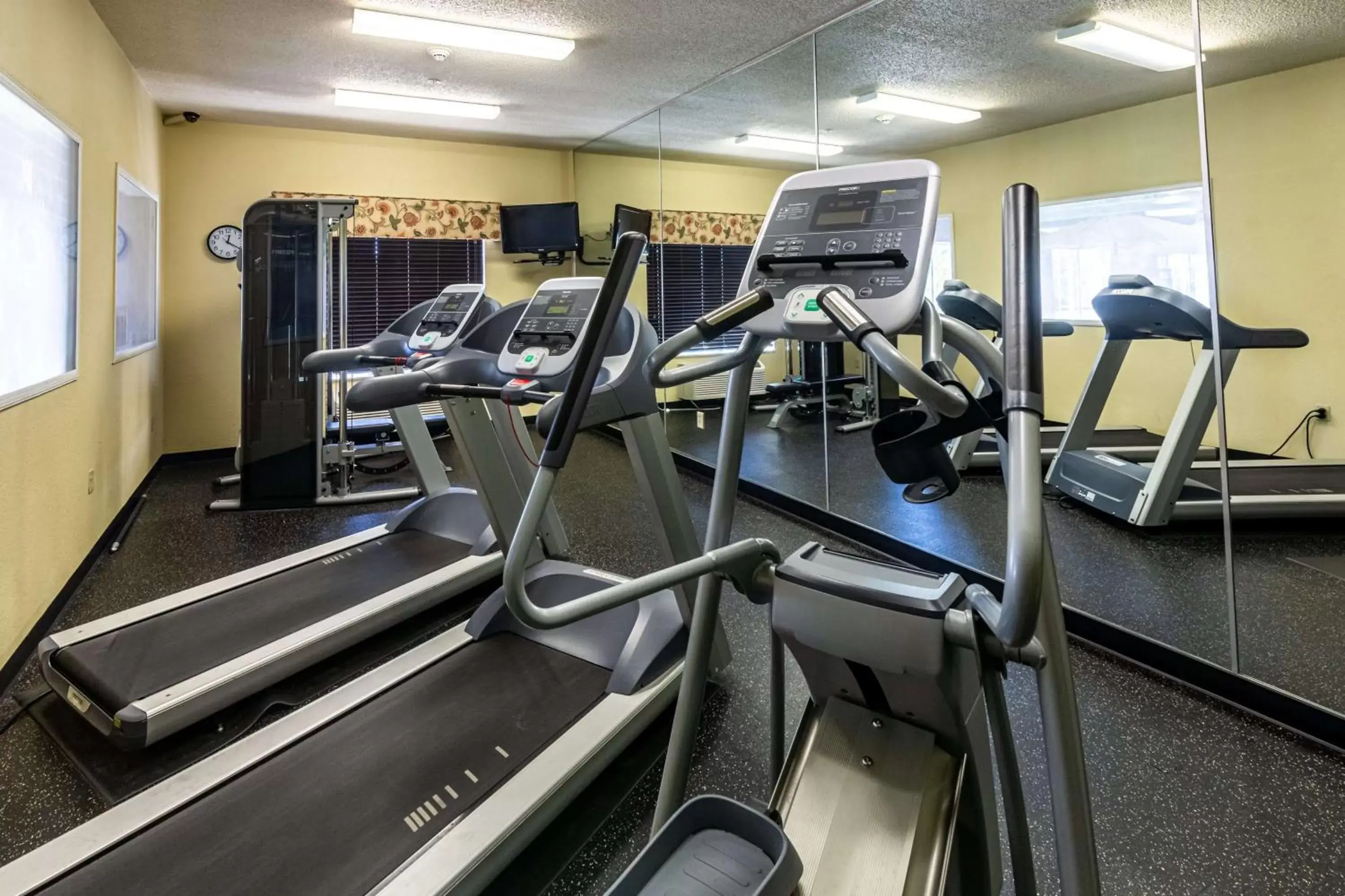 Activities, Fitness Center/Facilities in Country Inn & Suites by Radisson, El Dorado, AR