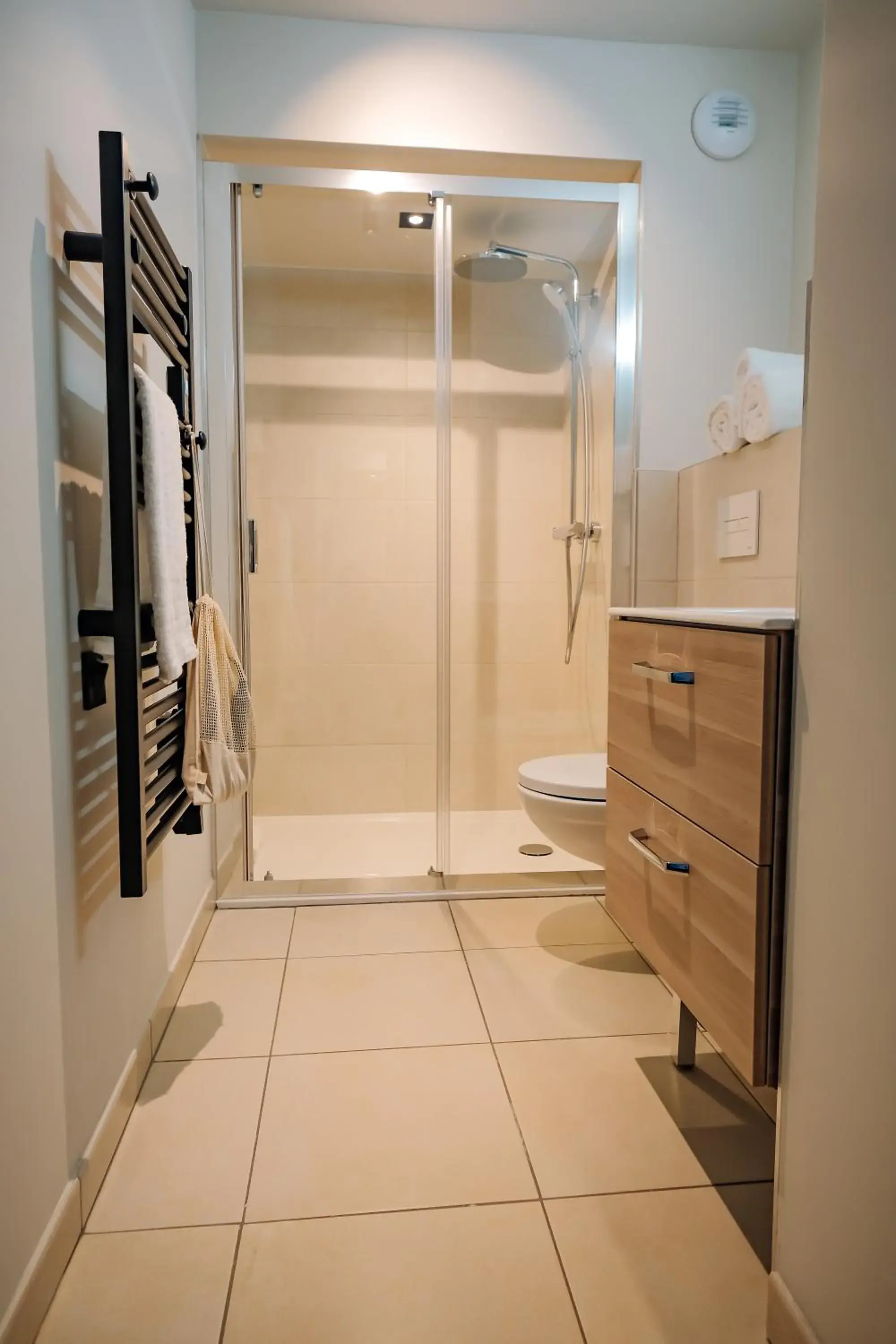 Shower, Bathroom in Live Hotels Bordeaux Lac