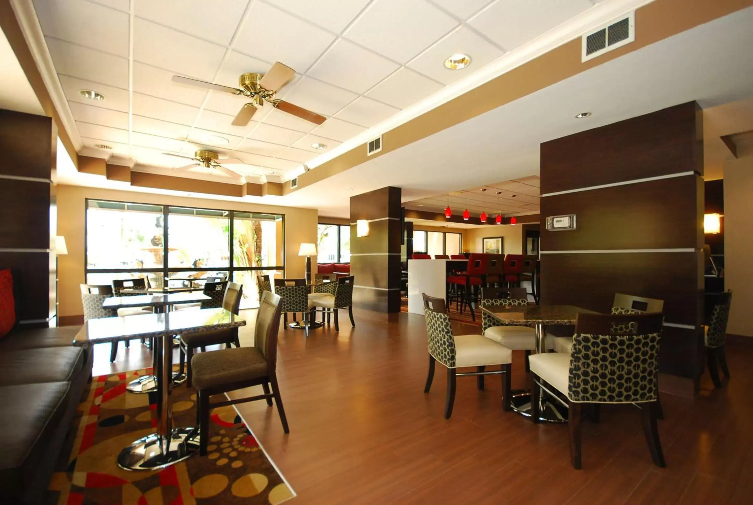 Dining area, Restaurant/Places to Eat in Hampton Inn Fort Myers-Airport & I-75