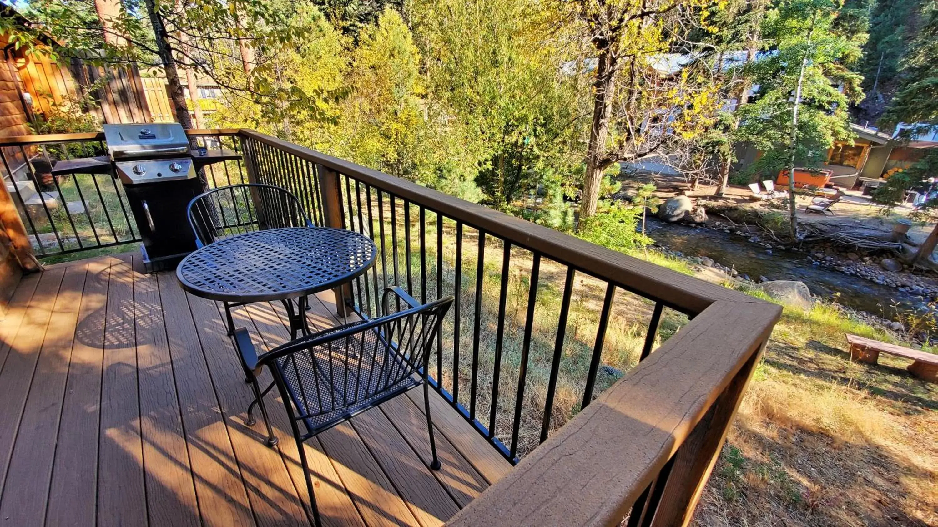 Patio, Balcony/Terrace in The Inn on Fall River & Fall River Cabins