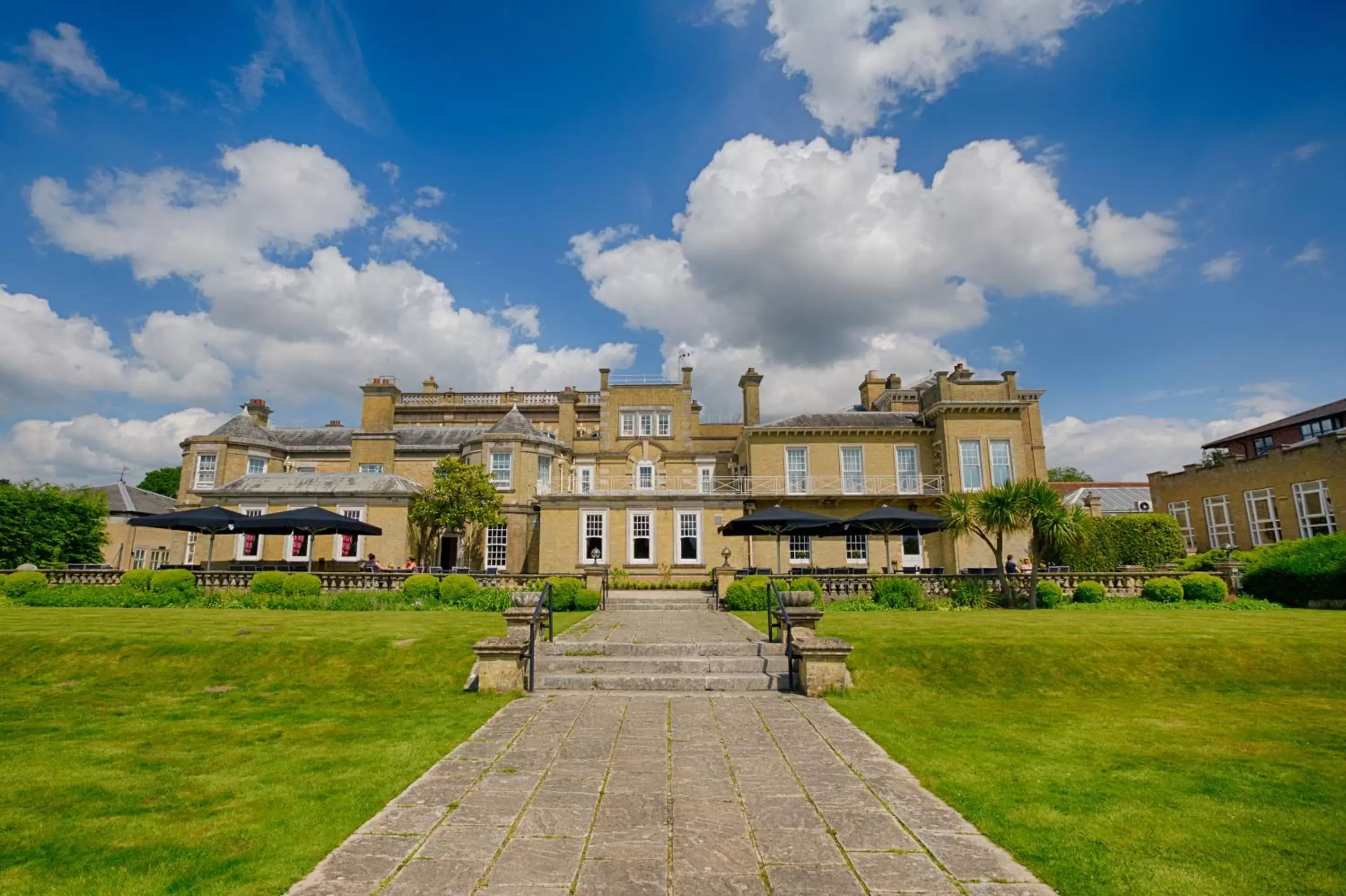 Garden, Property Building in Best Western Chilworth Manor Hotel