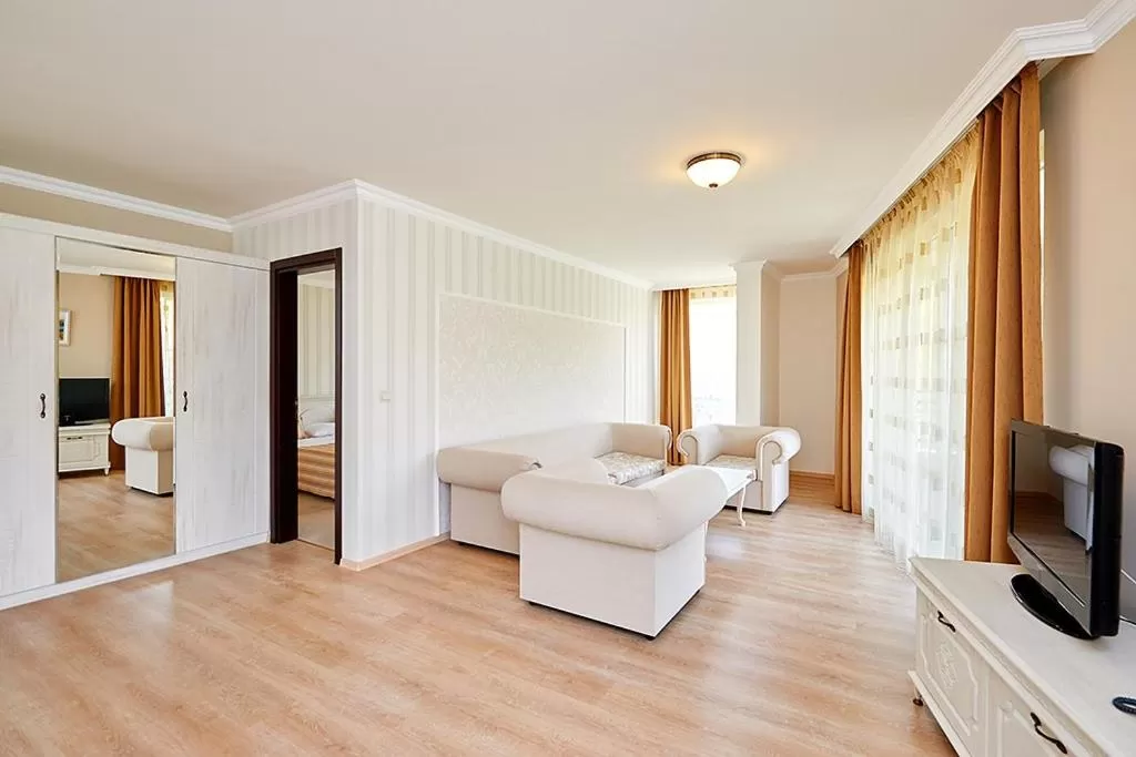 TV and multimedia in Penelopa Palace Apart Hotel & SPA