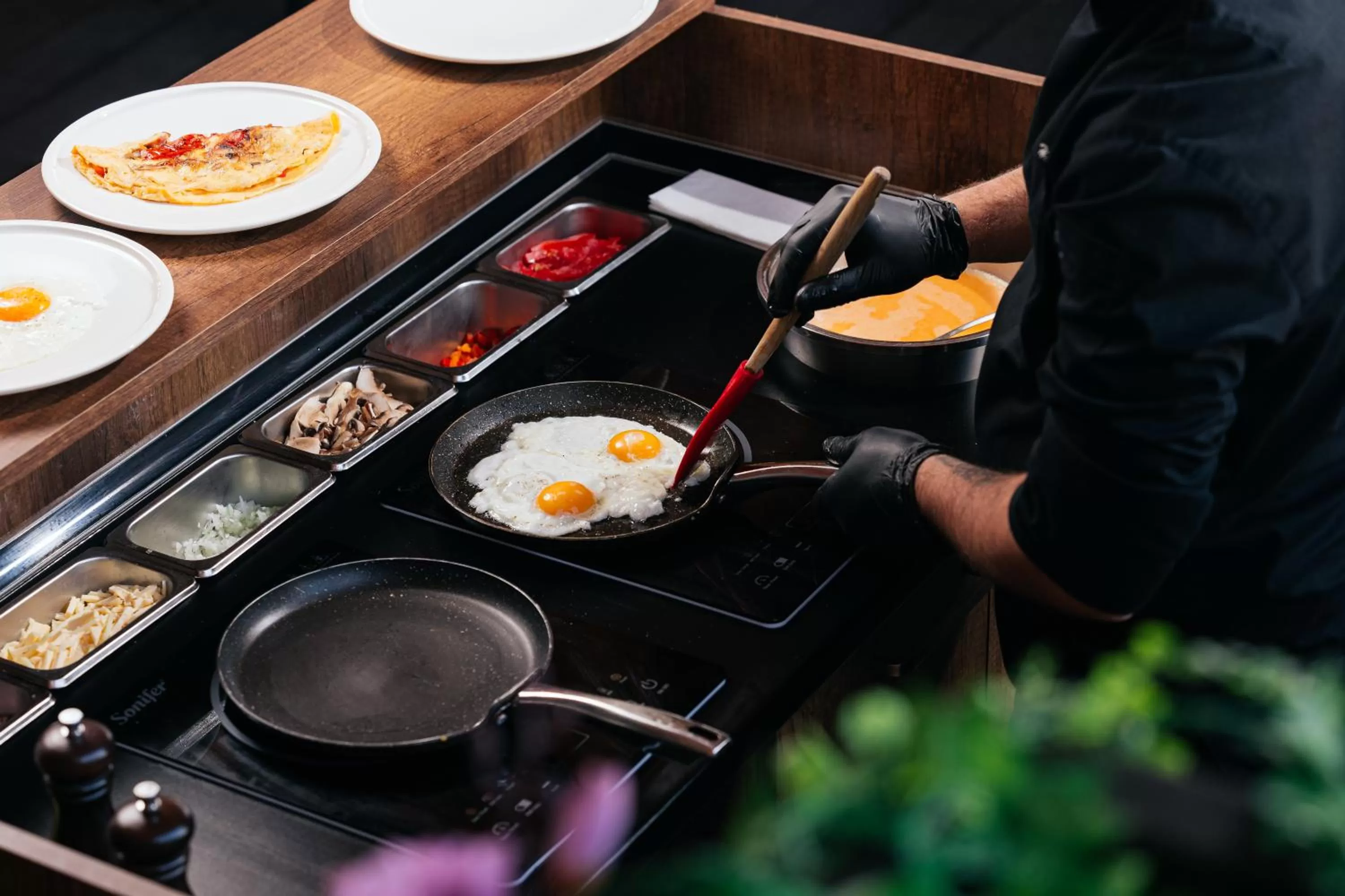 Food and drinks in Paris Hotel Yerevan