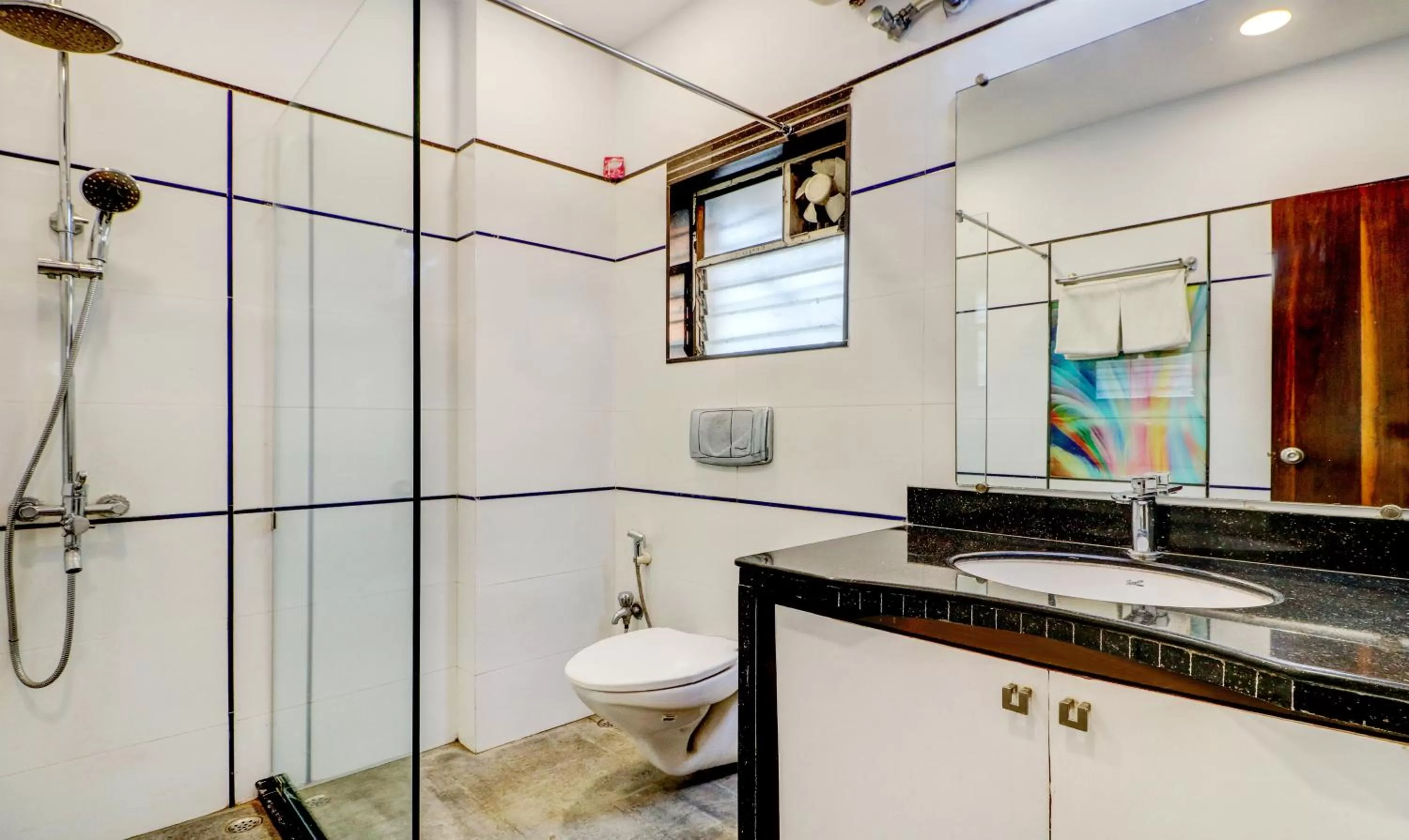 Toilet in Treebo Sreema - 2 km From Salt Lake Sector V