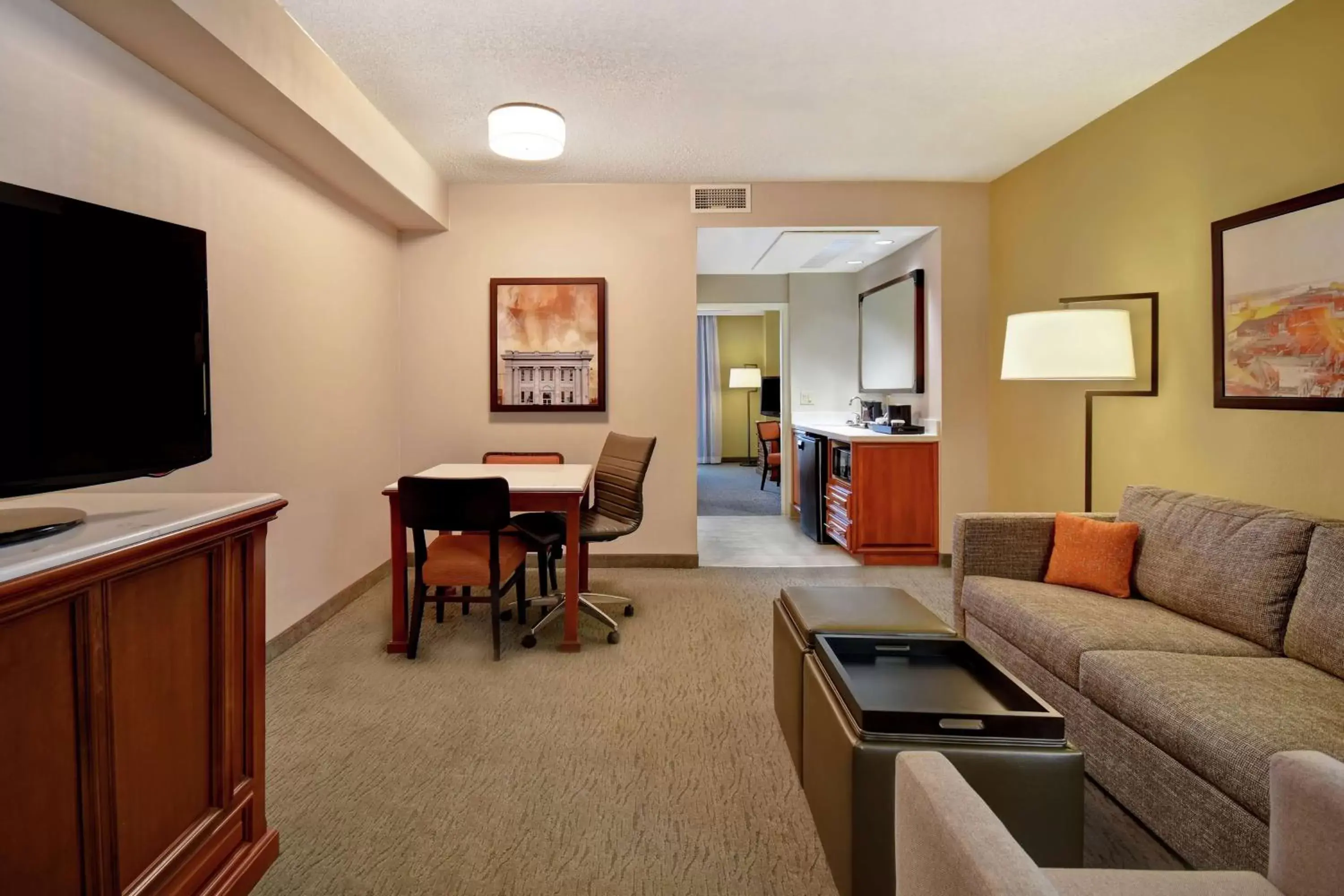 Bedroom, Seating Area in Embassy Suites Little Rock