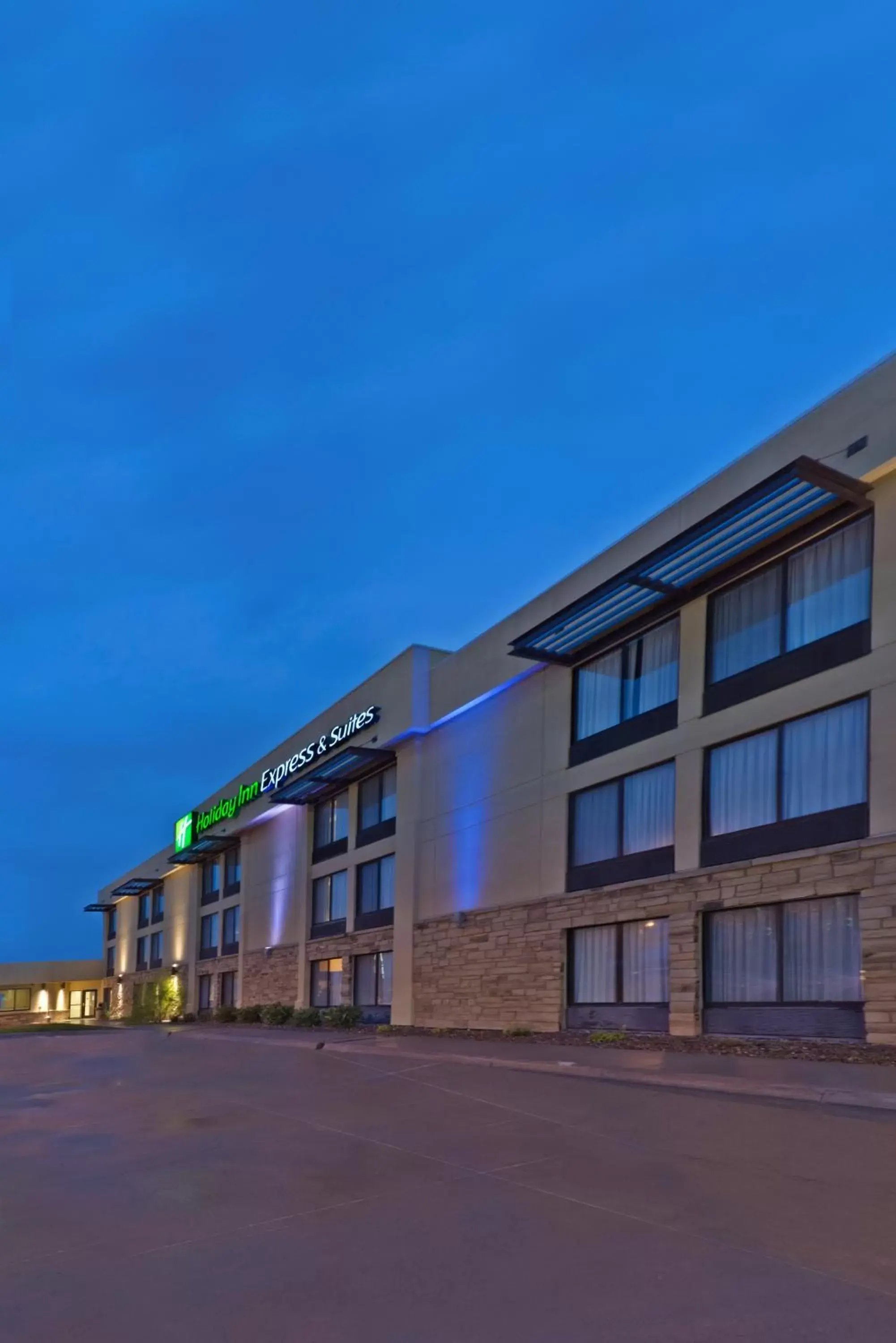 Property Building in Holiday Inn Express Hotel & Suites Colby, an IHG Hotel