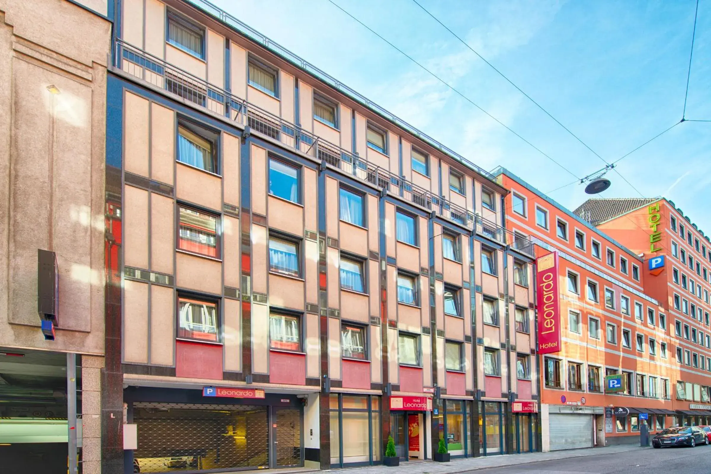 Property building, Facade/Entrance in Leonardo Hotel München City Center