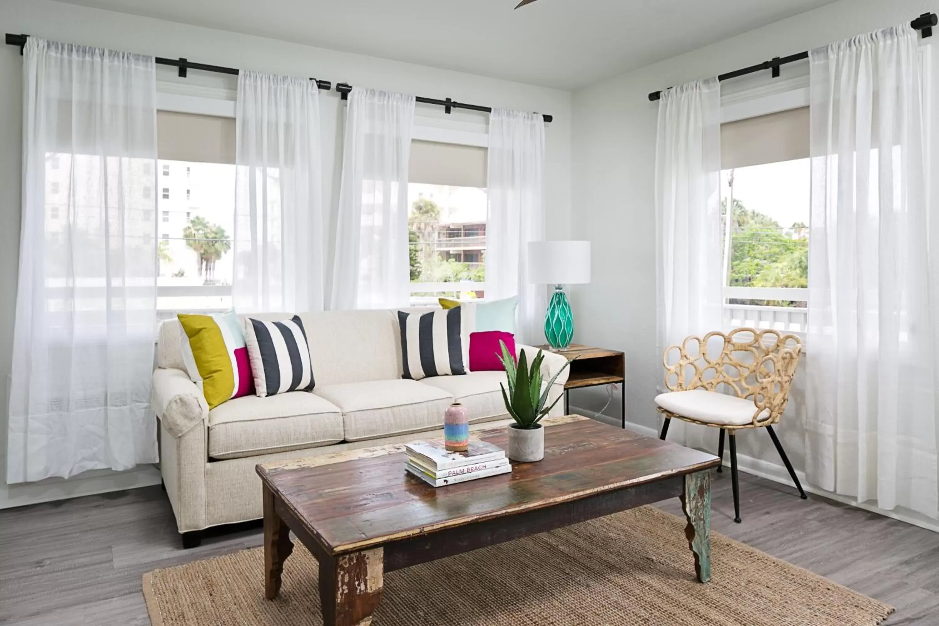 Living room, Seating Area in Hotel Cabana Clearwater Beach