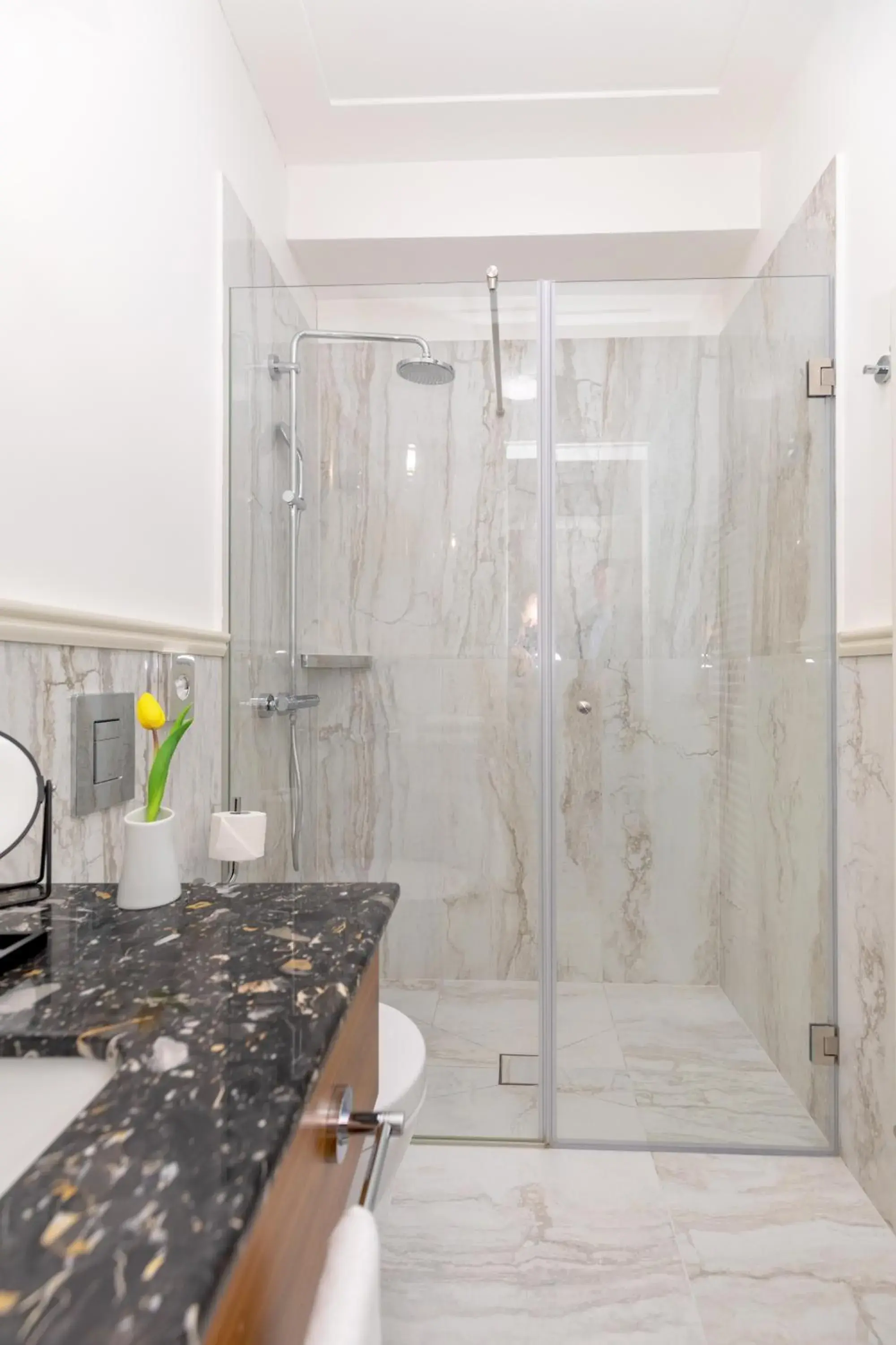 Shower, Bathroom in Hotel Le Premier