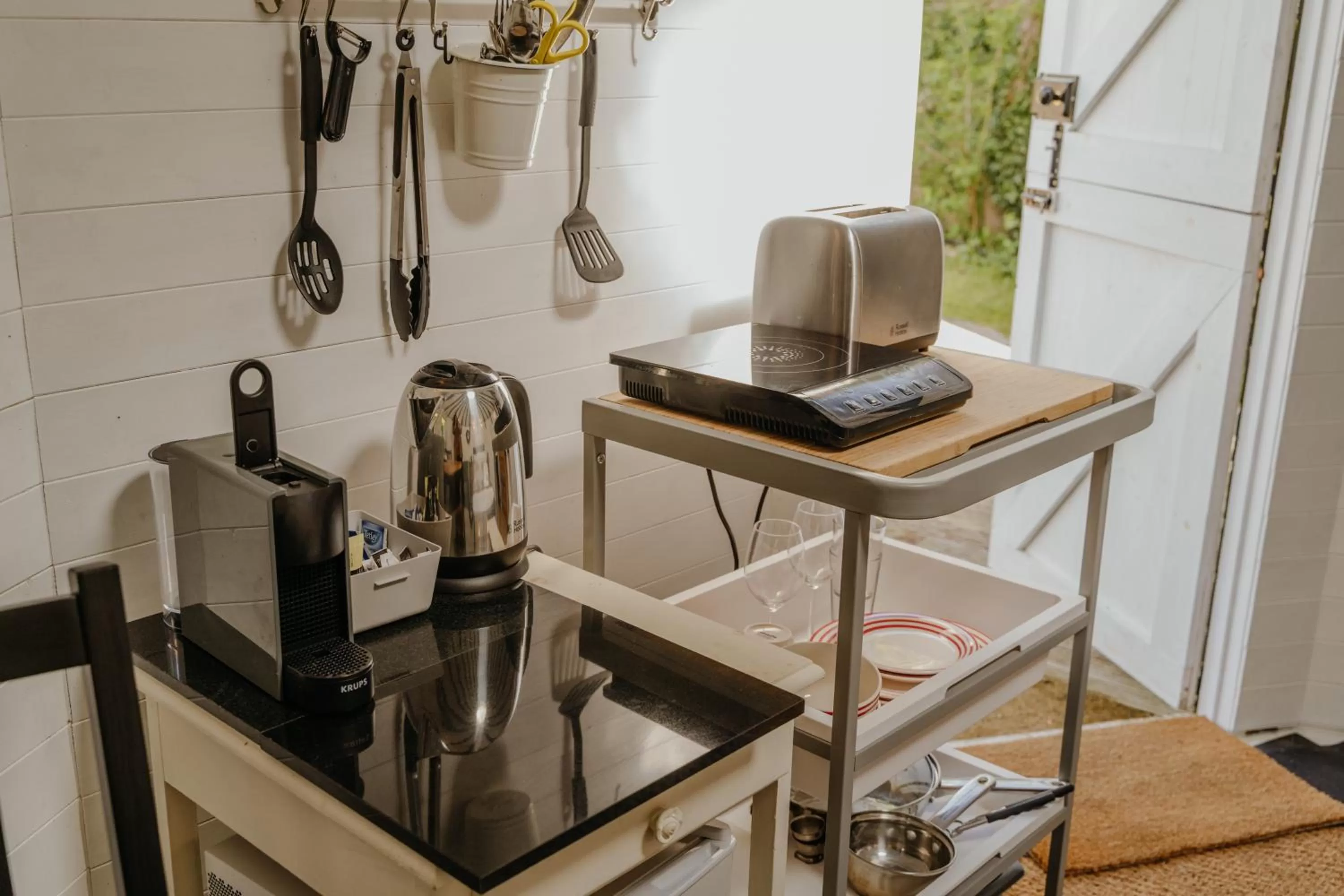 Kitchen or kitchenette, Kitchen/Kitchenette in Little England Retreats - Cottage, Yurt and Shepherd Huts