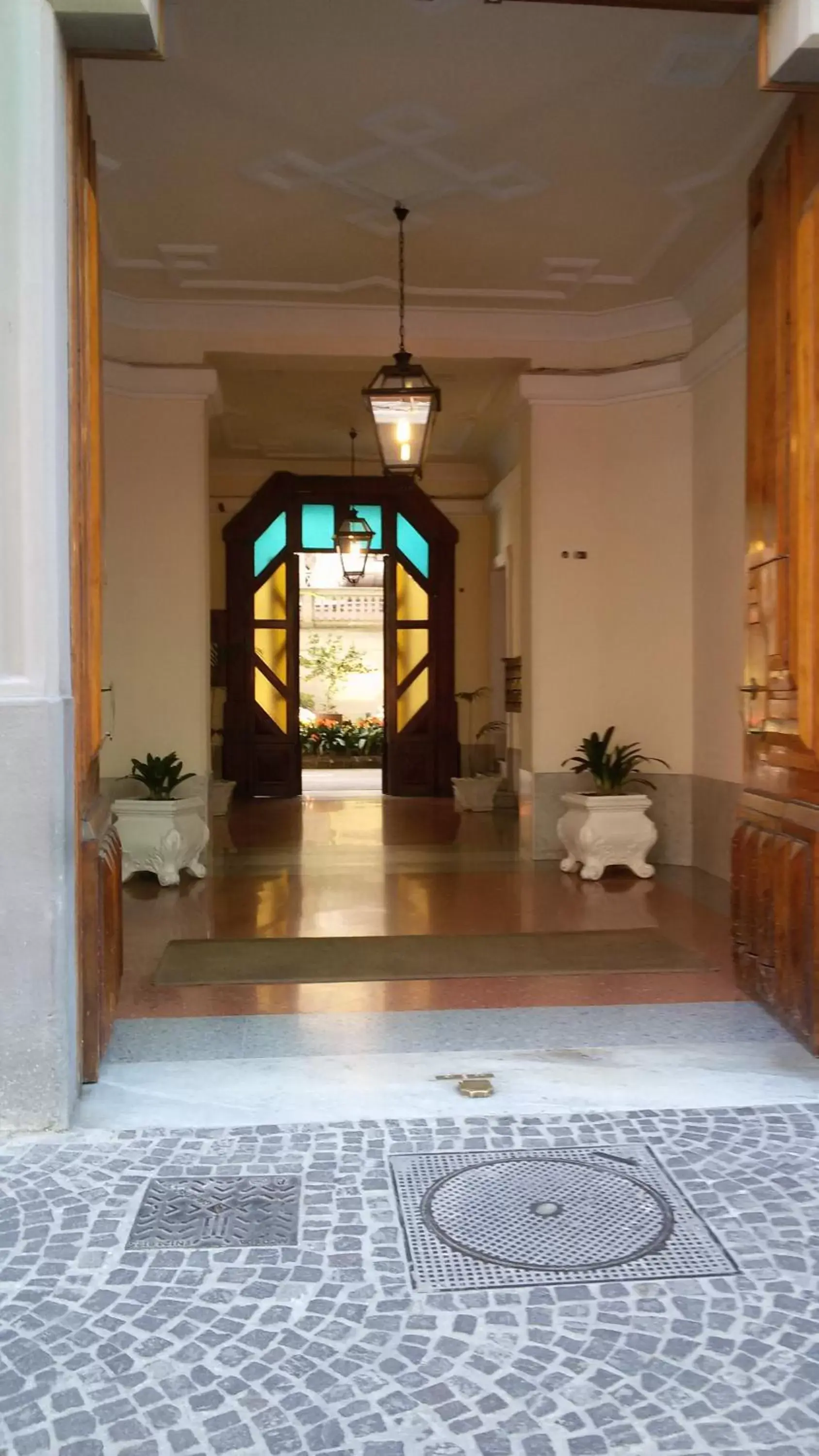 Facade/entrance in Luca Giordano 142 B&B