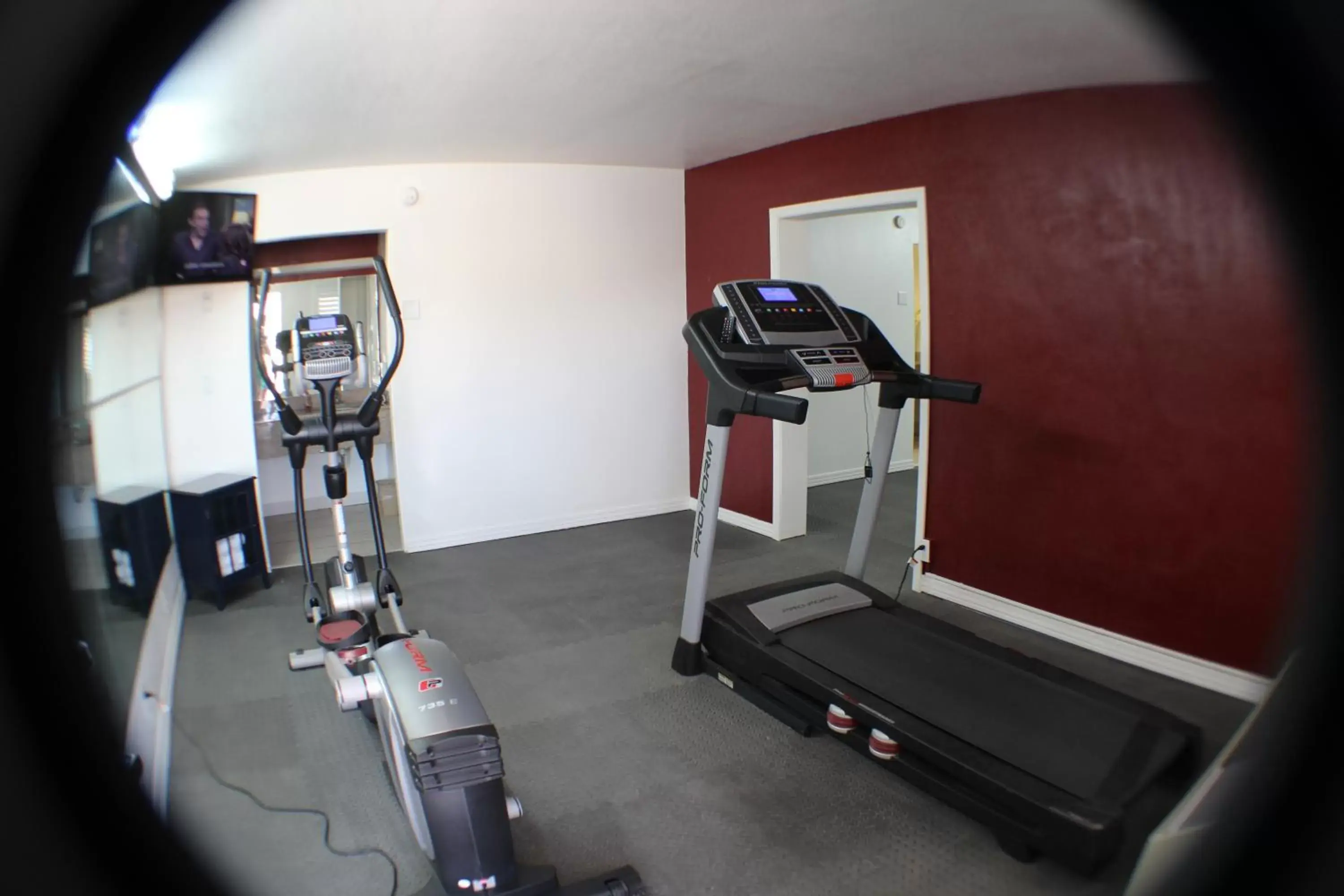 Fitness centre/facilities in Ramada by Wyndham Kingman Fitness centre/facilities in Ramada by Wyndham Kingman