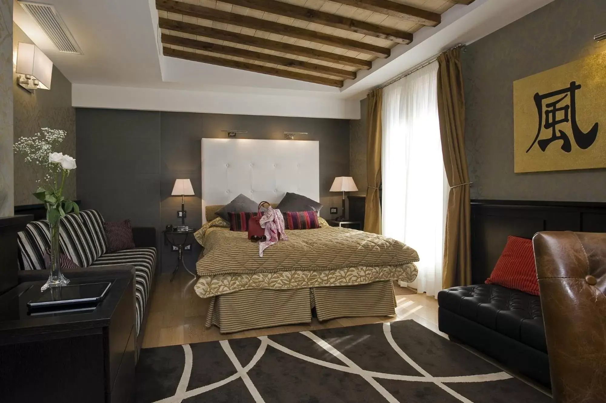 Photo of the whole room, Bed in Duca d'Alba Hotel - Chateaux & Hotels Collection