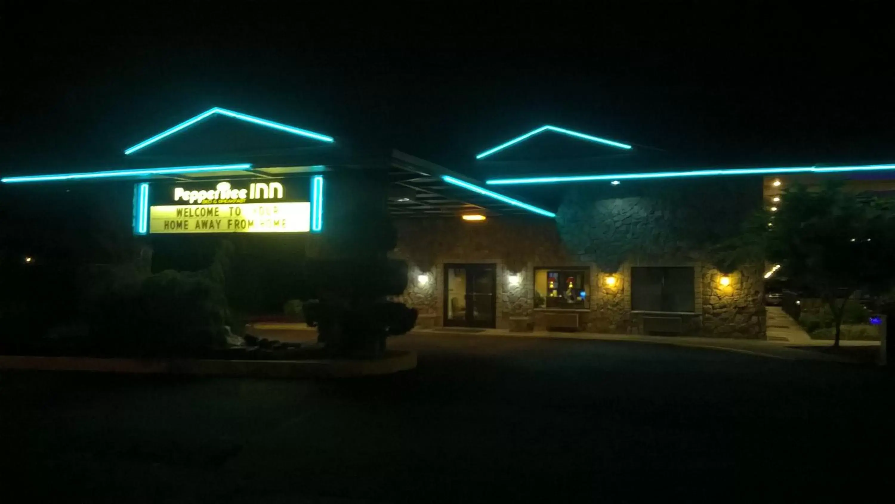 Property building in Pepper Tree Inn Property building in Pepper Tree Inn