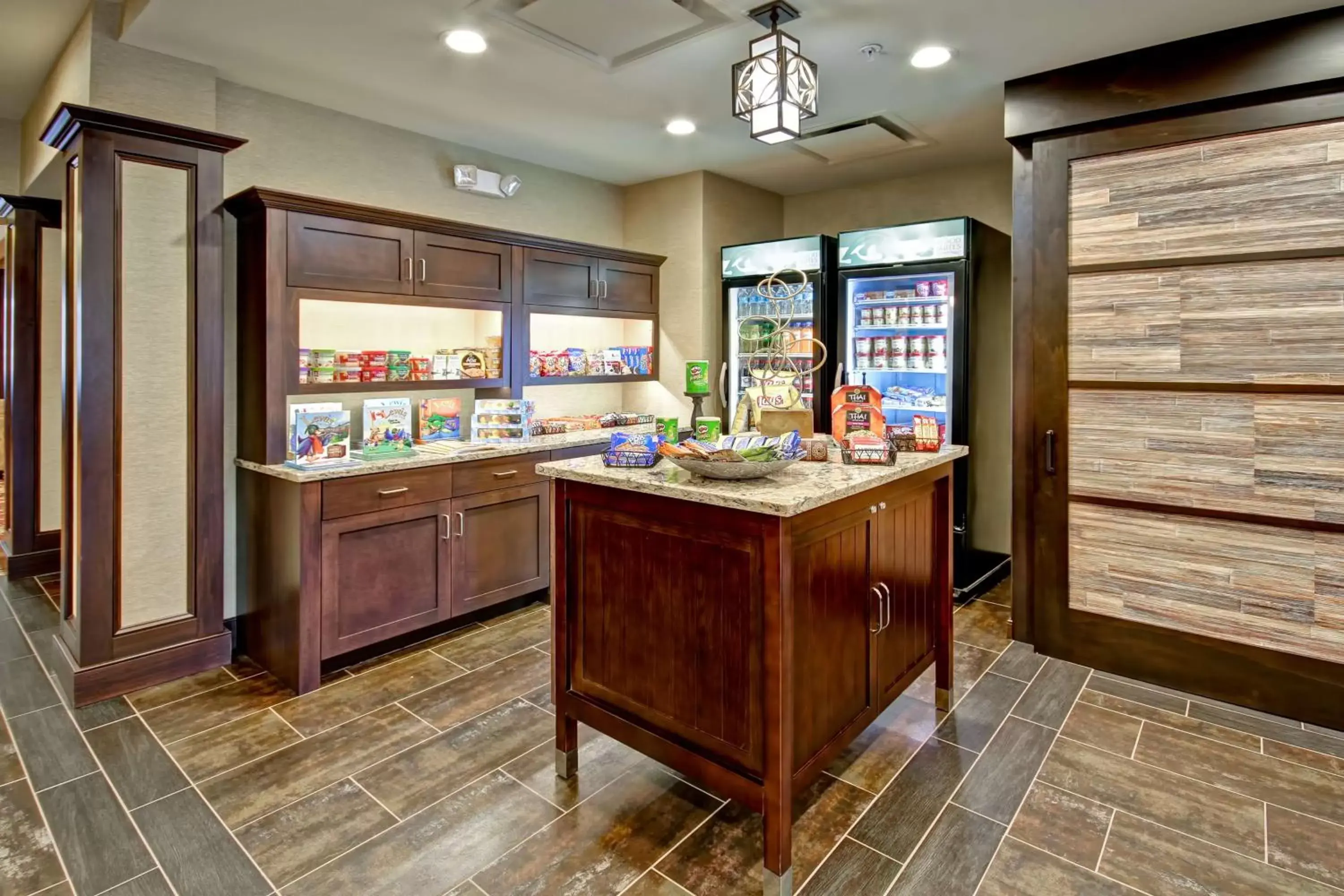 Dining area in Homewood Suites by Hilton Bridgewater/Branchburg