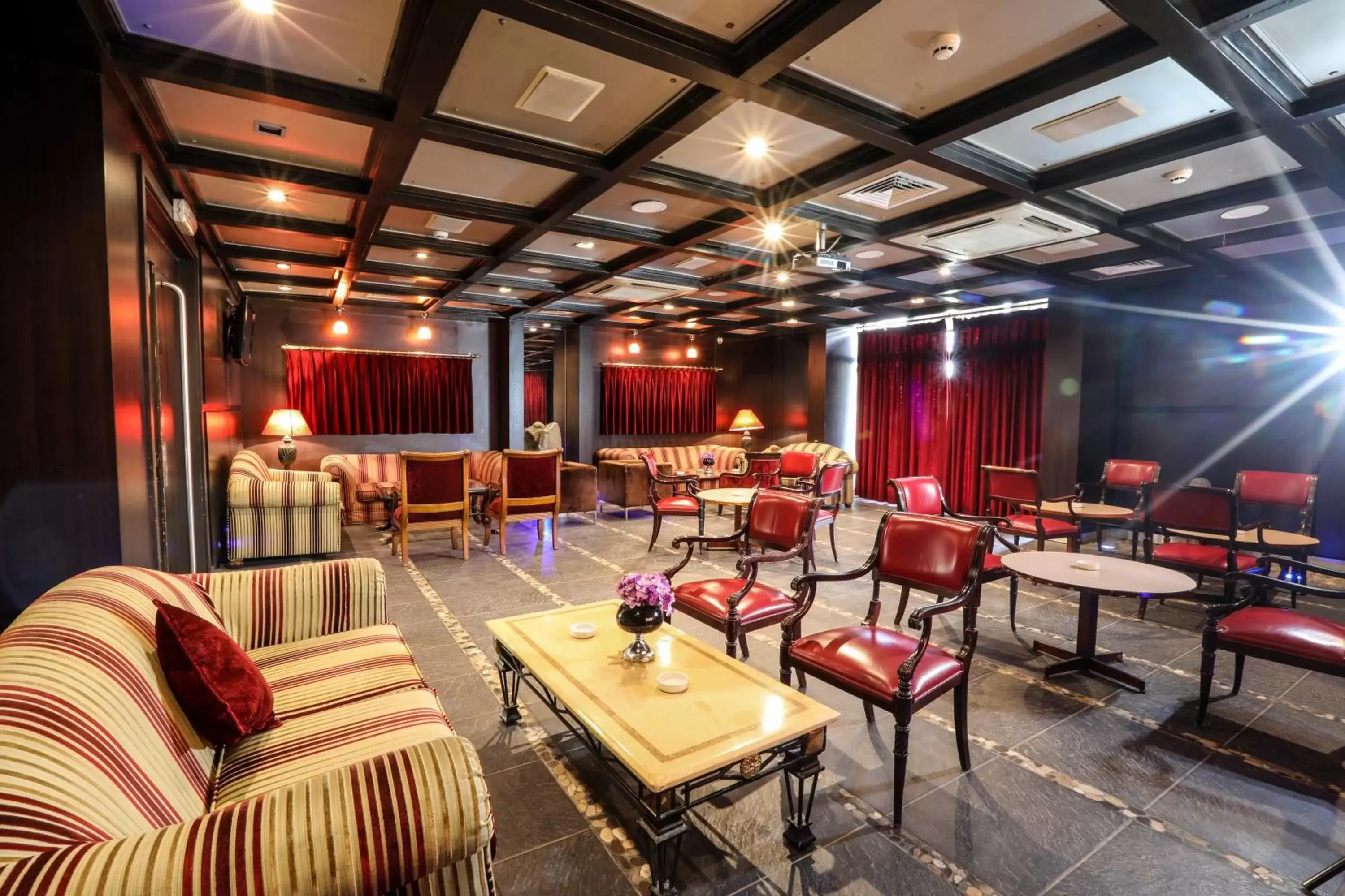 Lounge or bar, Restaurant/Places to Eat in Century Park Hotel