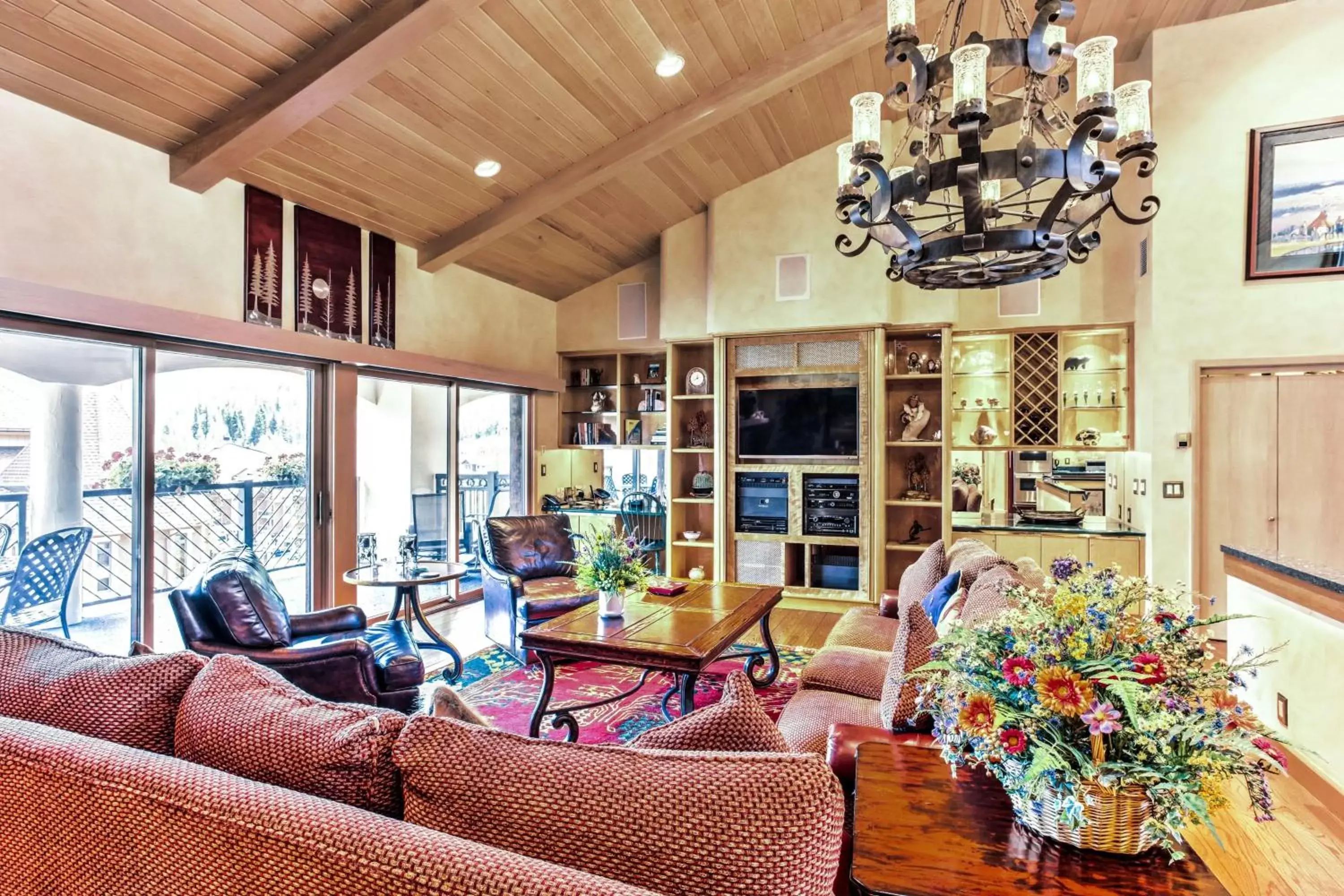 Bedroom, Seating Area in The Hythe, a Luxury Collection Resort, Vail