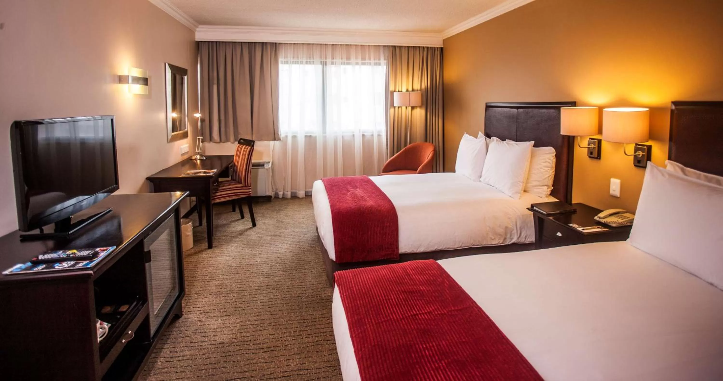 Bedroom, Bed in Southern Sun Pretoria