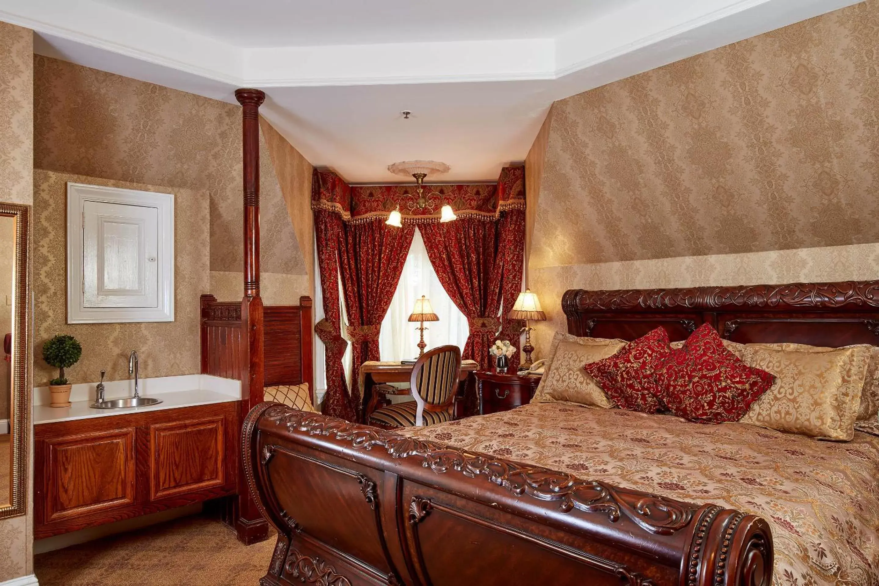 Superior King Room in Queen Anne
