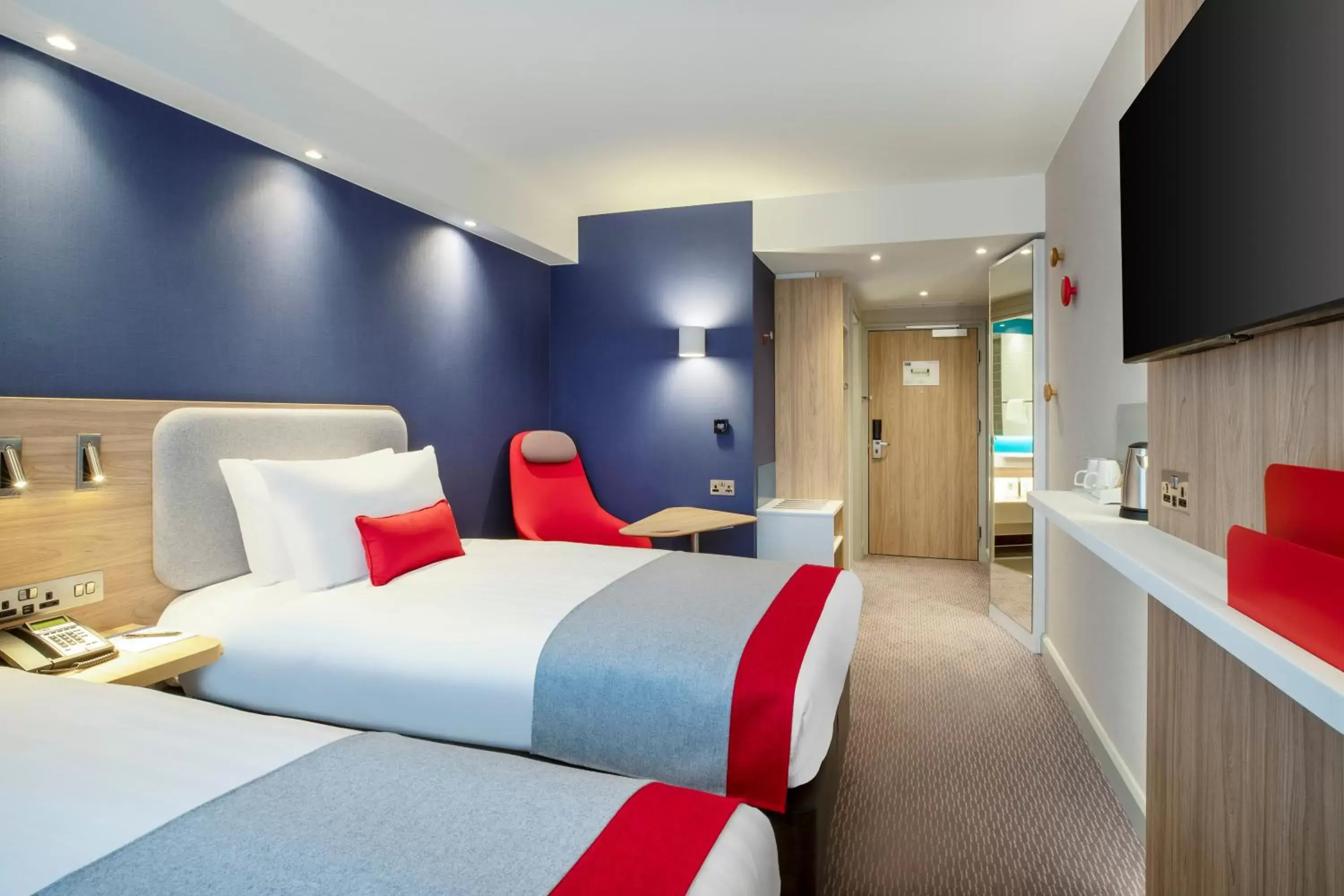 Bedroom, Bed in Holiday Inn Express Cambridge West - Cambourne, an IHG Hotel