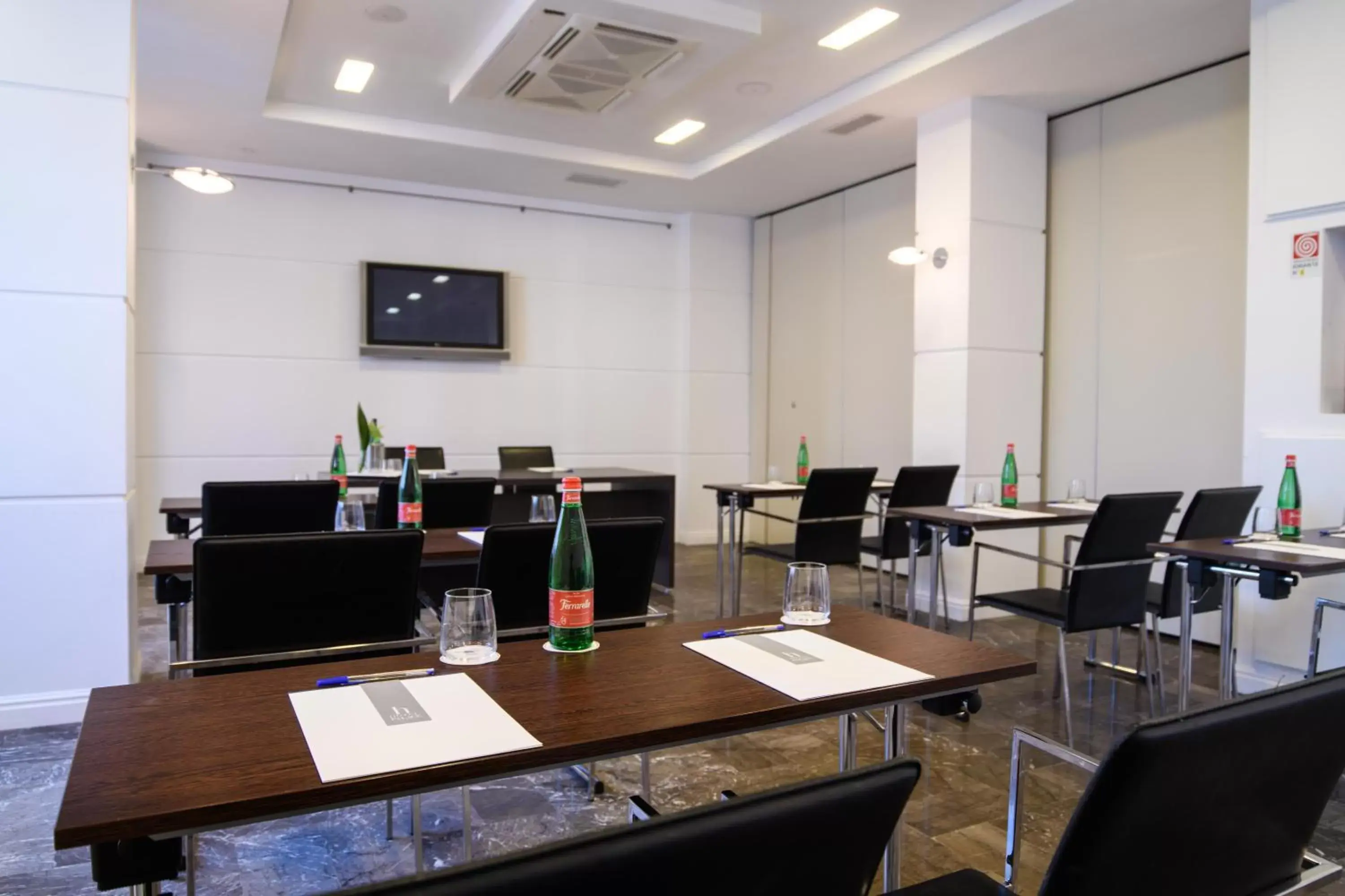 Business facilities, Business Area/Conference Room in Hotel Palace