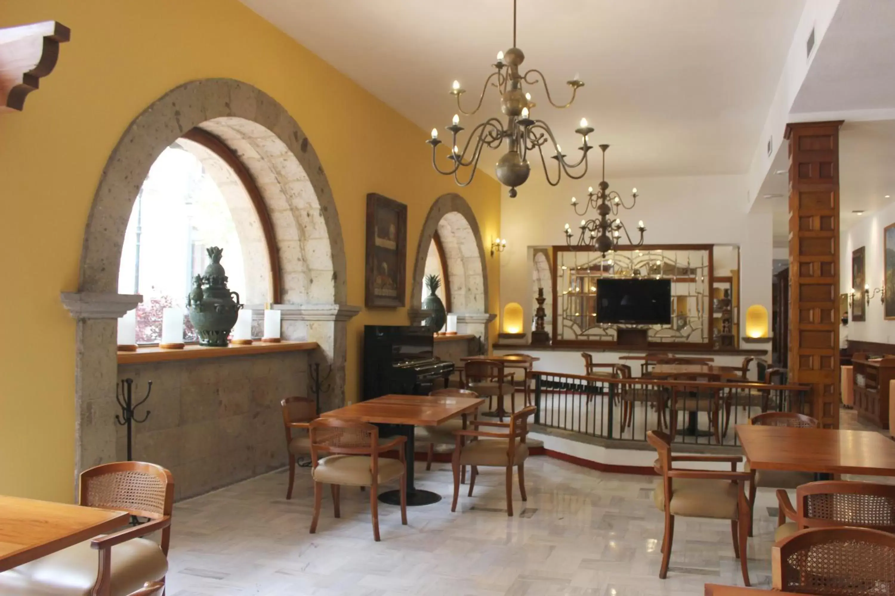 Restaurant/places to eat in Hotel de Mendoza