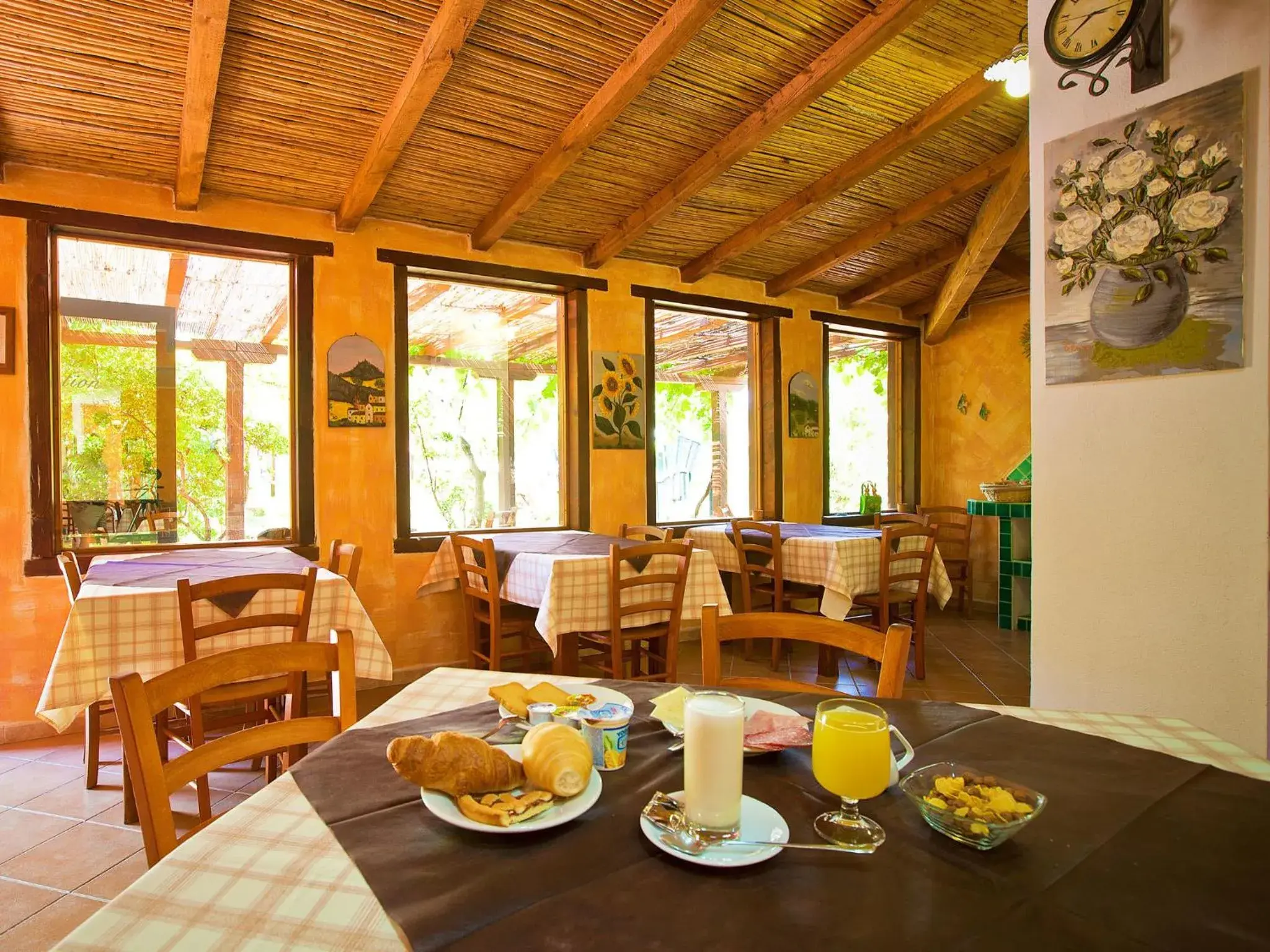 Restaurant/places to eat in Hotel Ariadimari Restaurant/places to eat in Hotel Ariadimari