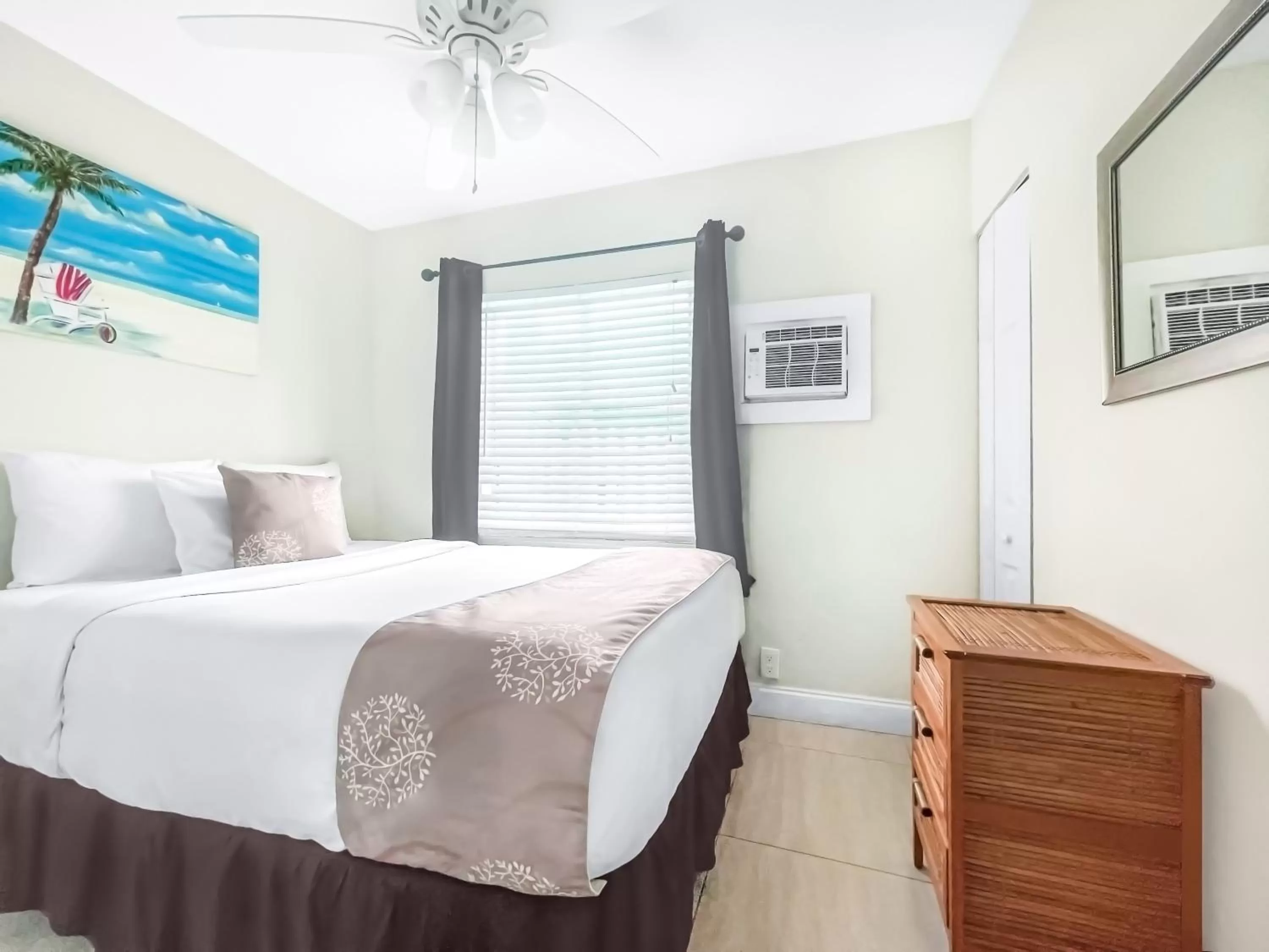 Bedroom, Bed in The Oasis