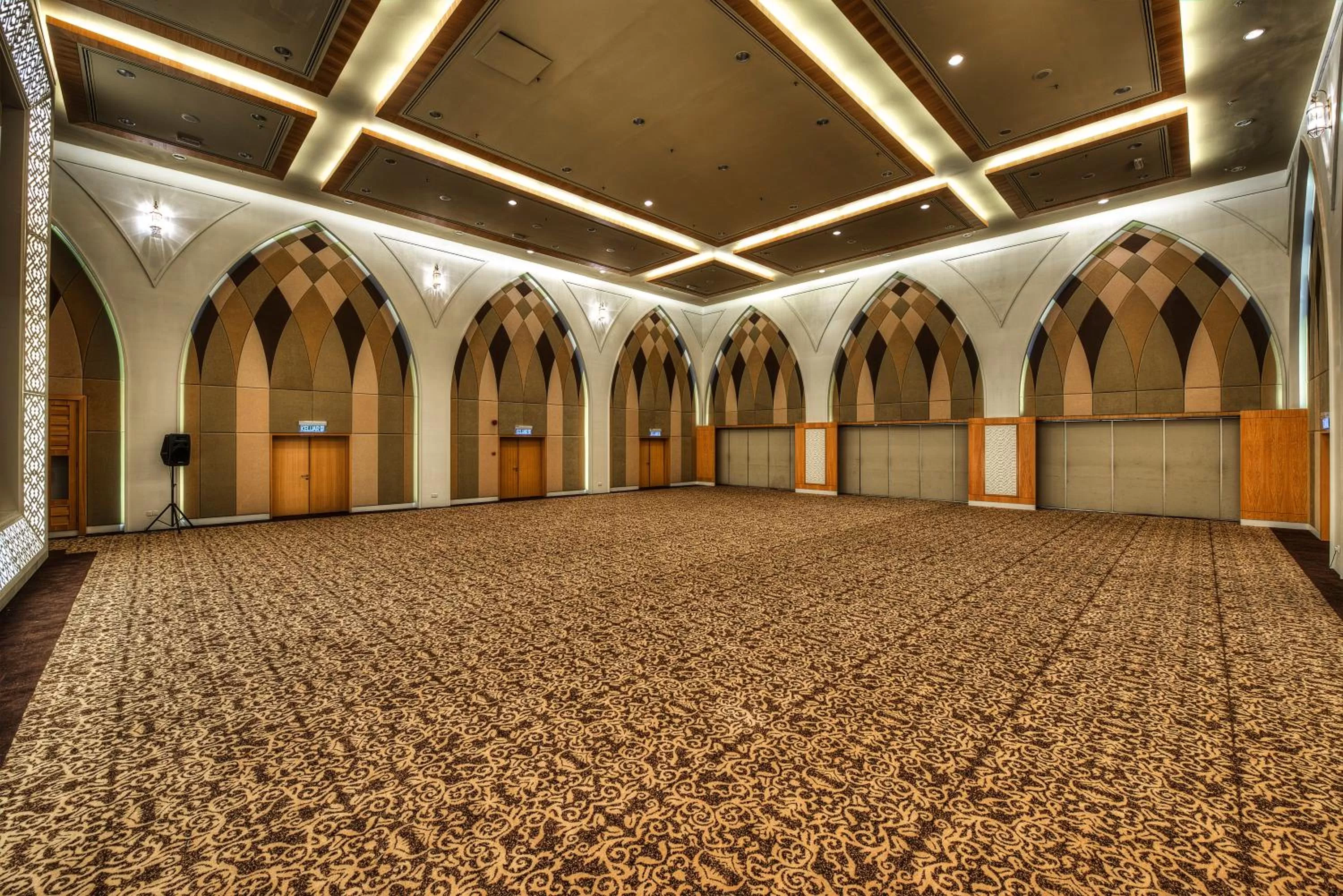 Business facilities in Raia Hotel Kota Kinabalu