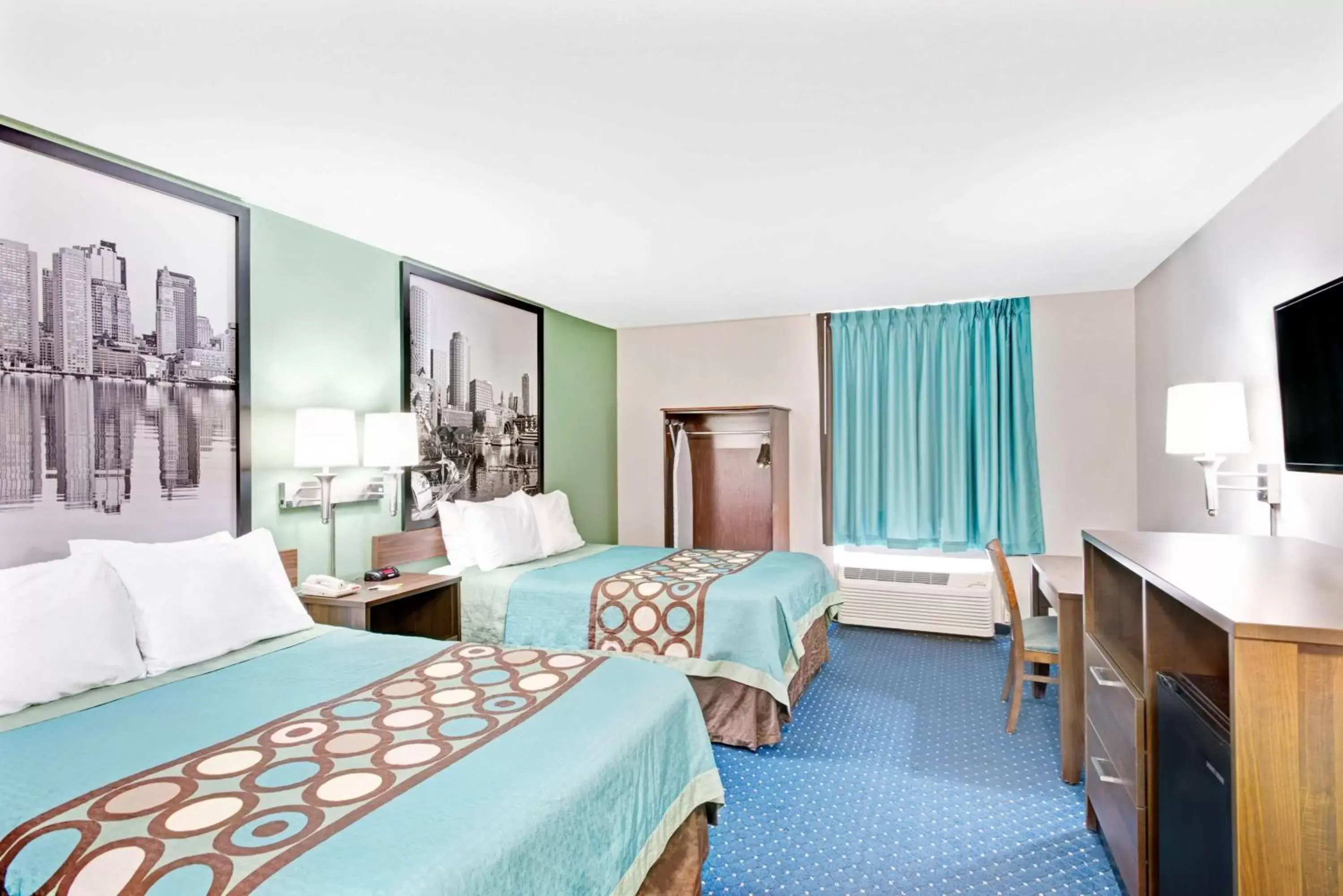 Double Room with Two Double Beds - Smoking in Super 8 by Wyndham Brockton