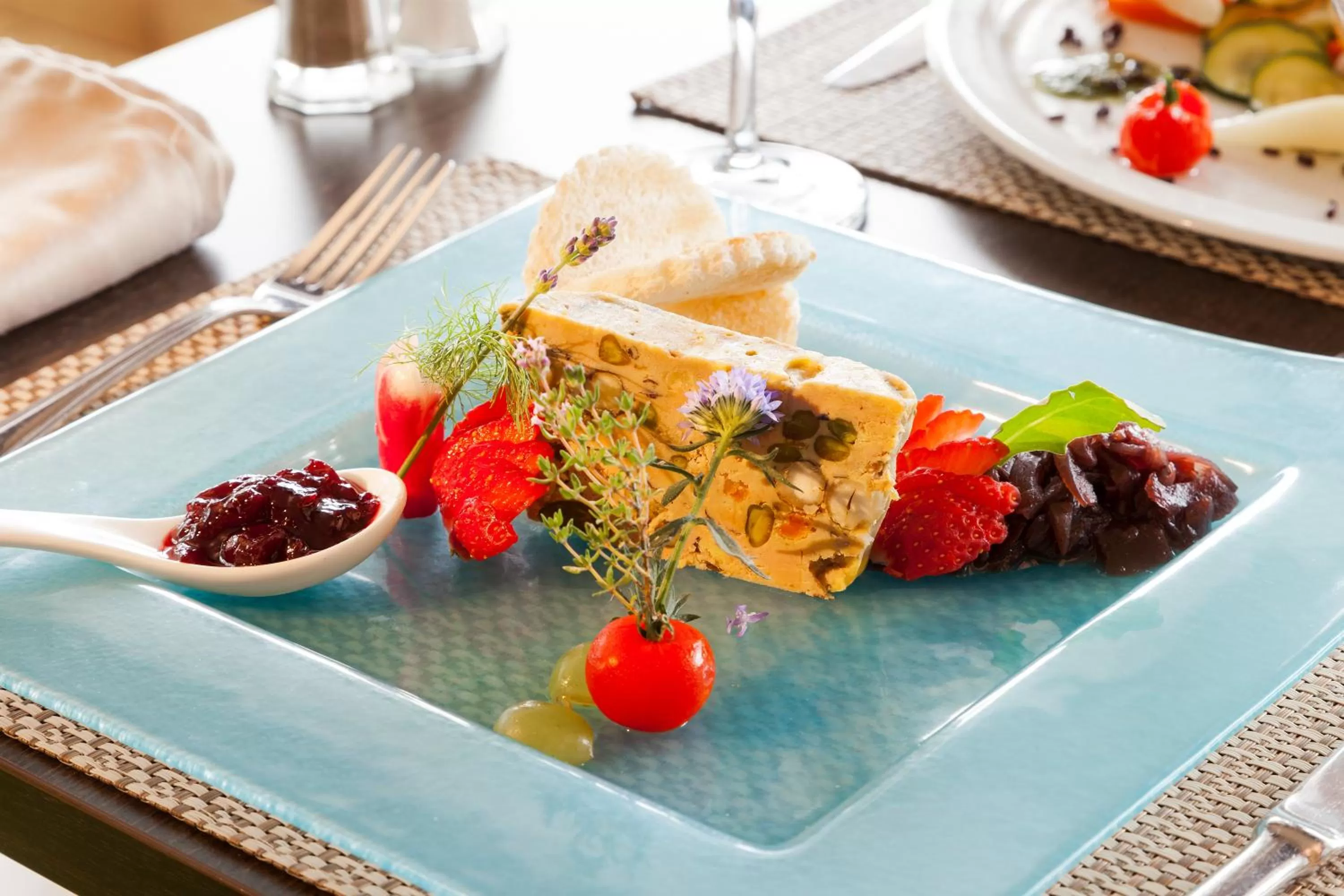 Restaurant/places to eat in Brit Hotel Confort Amiens