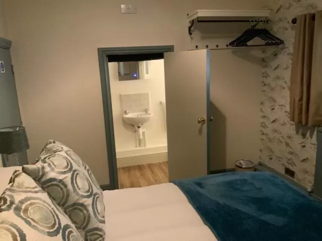 Bed in The Swan and Talbot