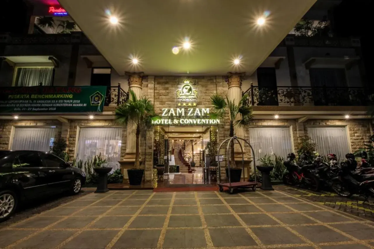Facade/entrance in Zam Zam Hotel