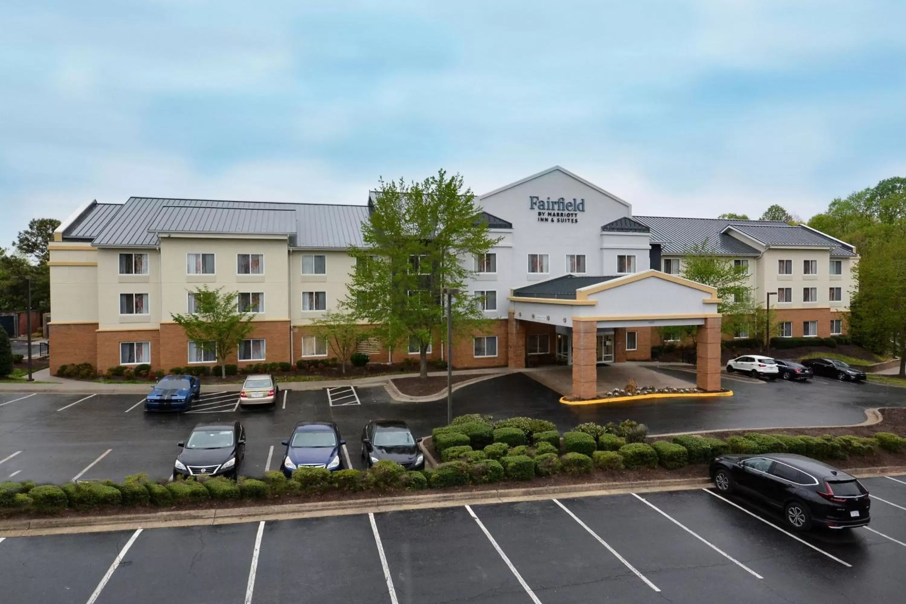 Property Building in Fairfield Inn & Suites by Marriott Richmond Innsbrook