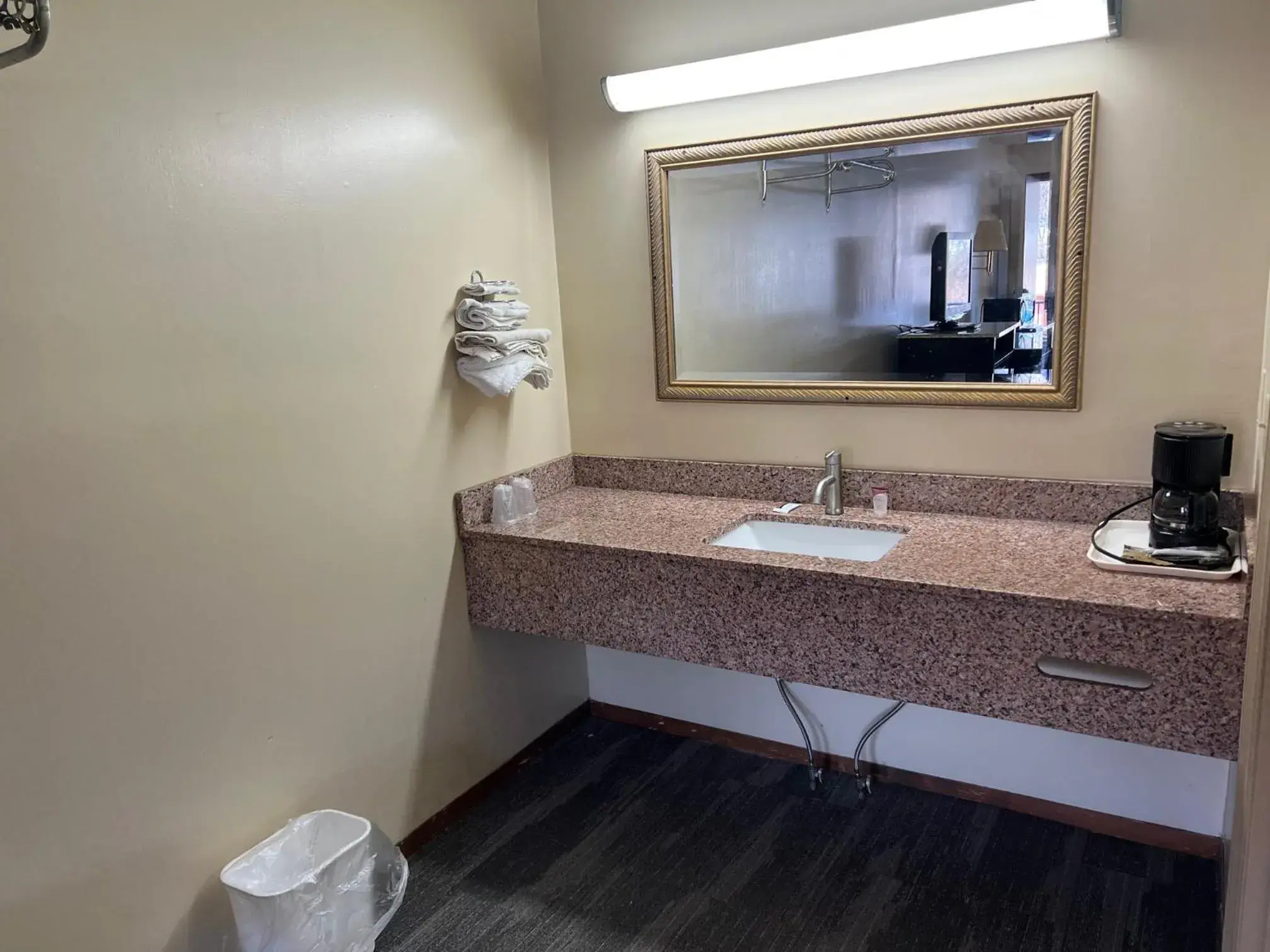 Bathroom in Green Valley Motel Winston Salem