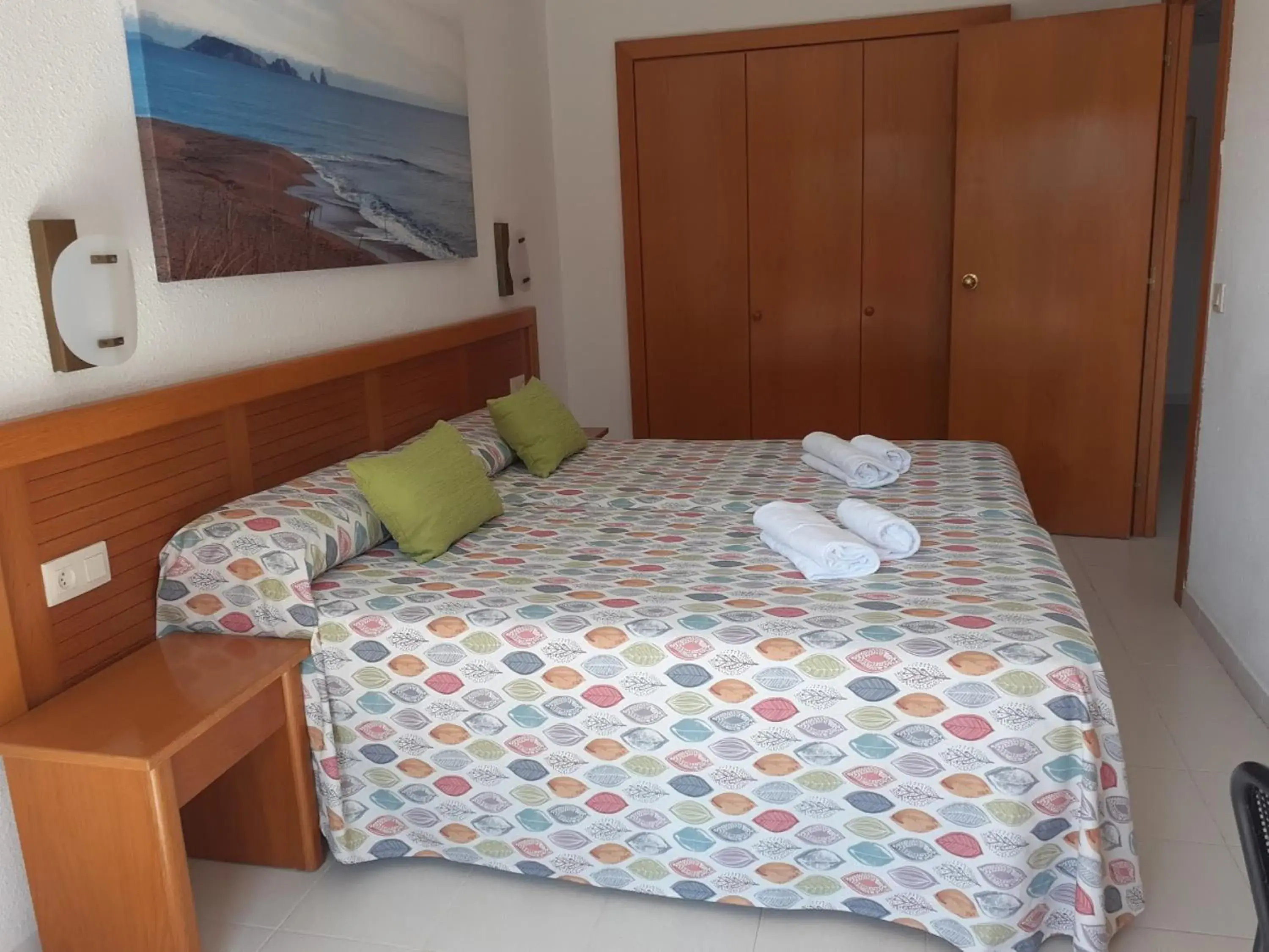 Bed in Aparthotel Golf Beach