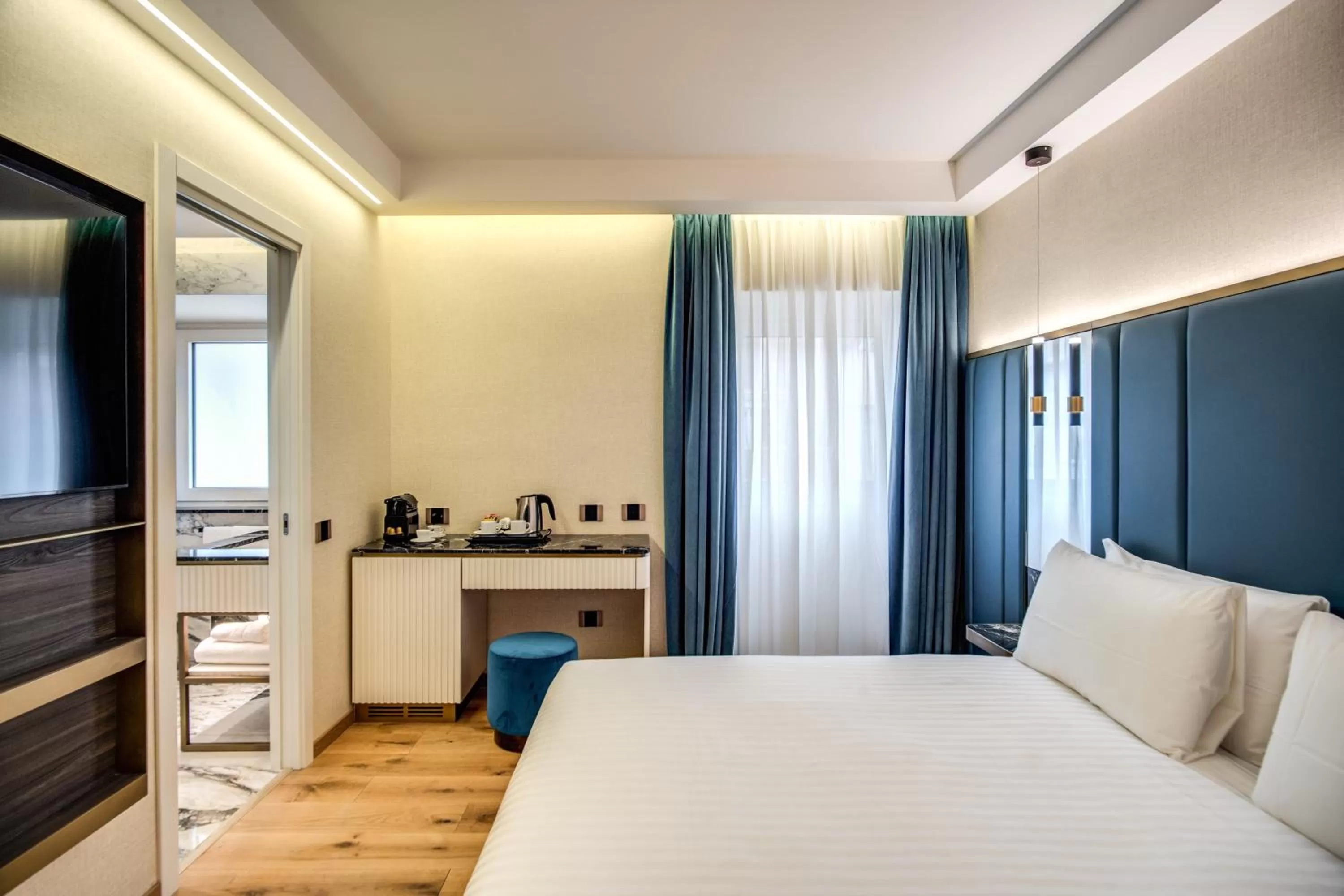 Bed in CC Palace Hotel