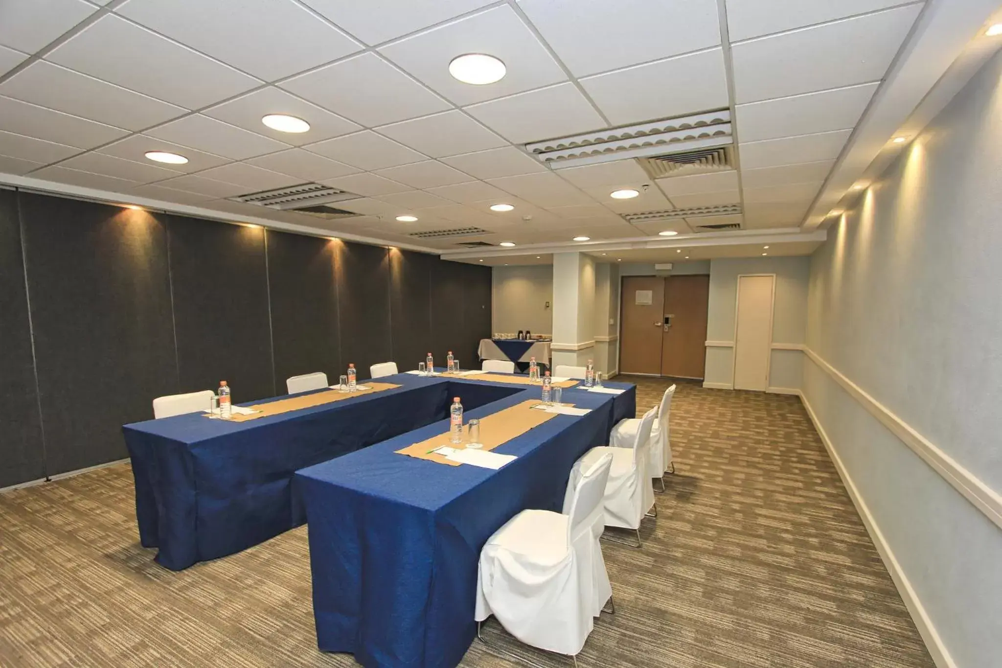 Meeting/conference room in Holiday Inn Leon-Convention Center, an IHG Hotel