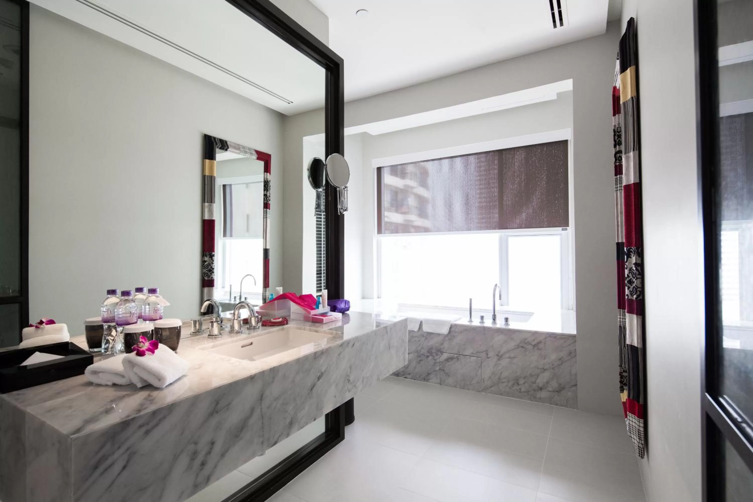 Bathroom, Bed in Mode Sathorn Hotel - SHA Extra Plus