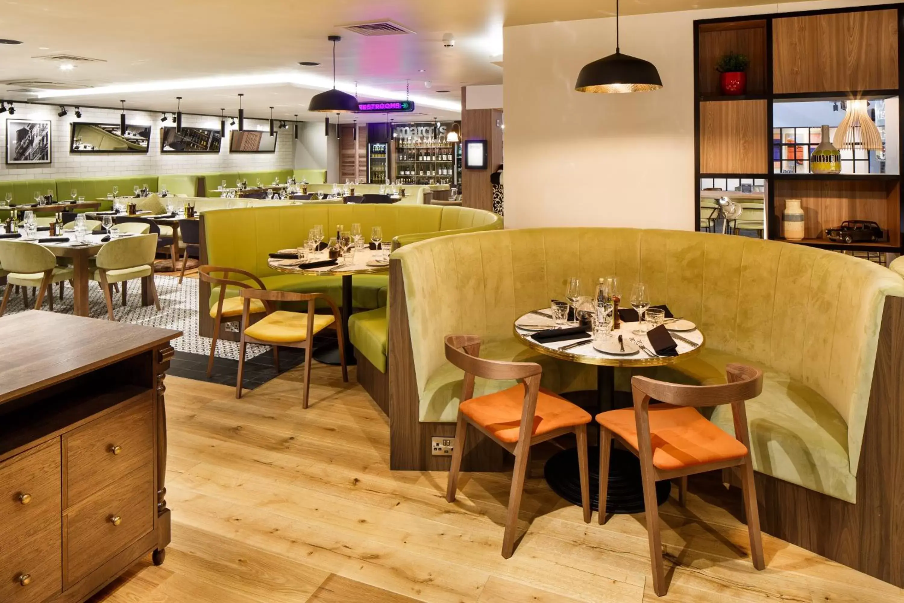 Restaurant/Places to Eat in Holiday Inn Brentwood, an IHG Hotel