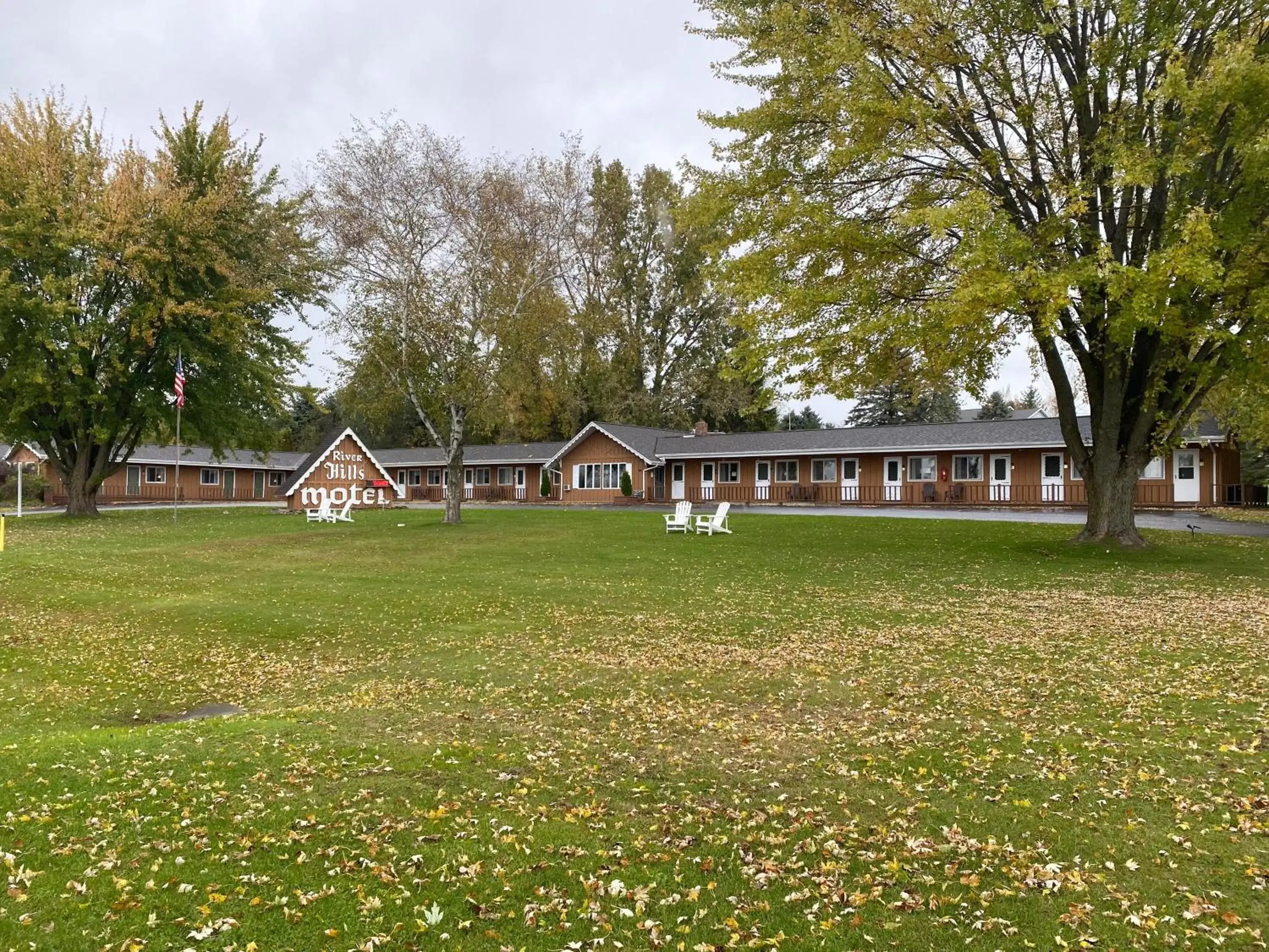 Property Building in The River Hills Motel