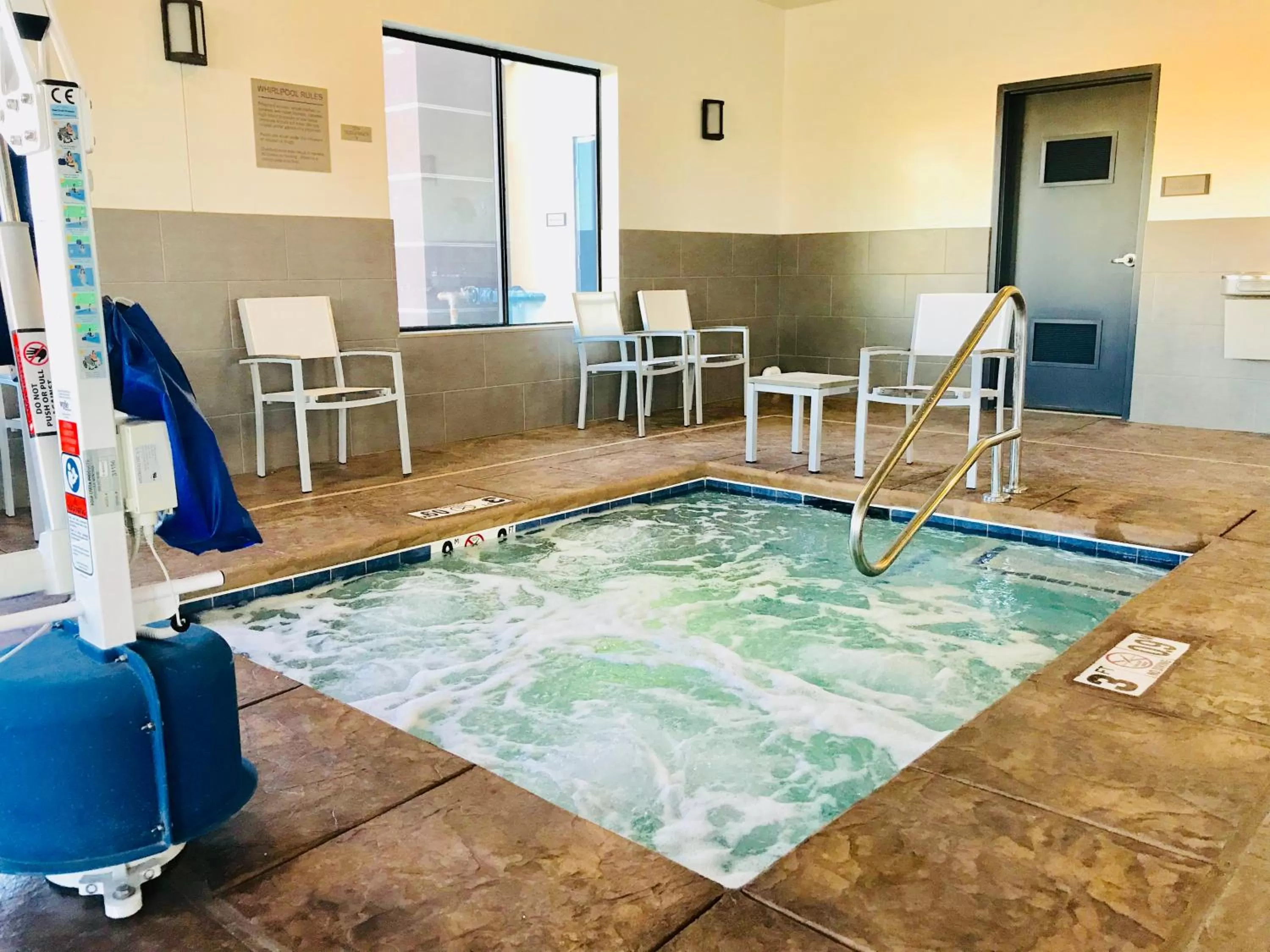 Hot Tub in Country Inn & Suites by Radisson, Page, AZ