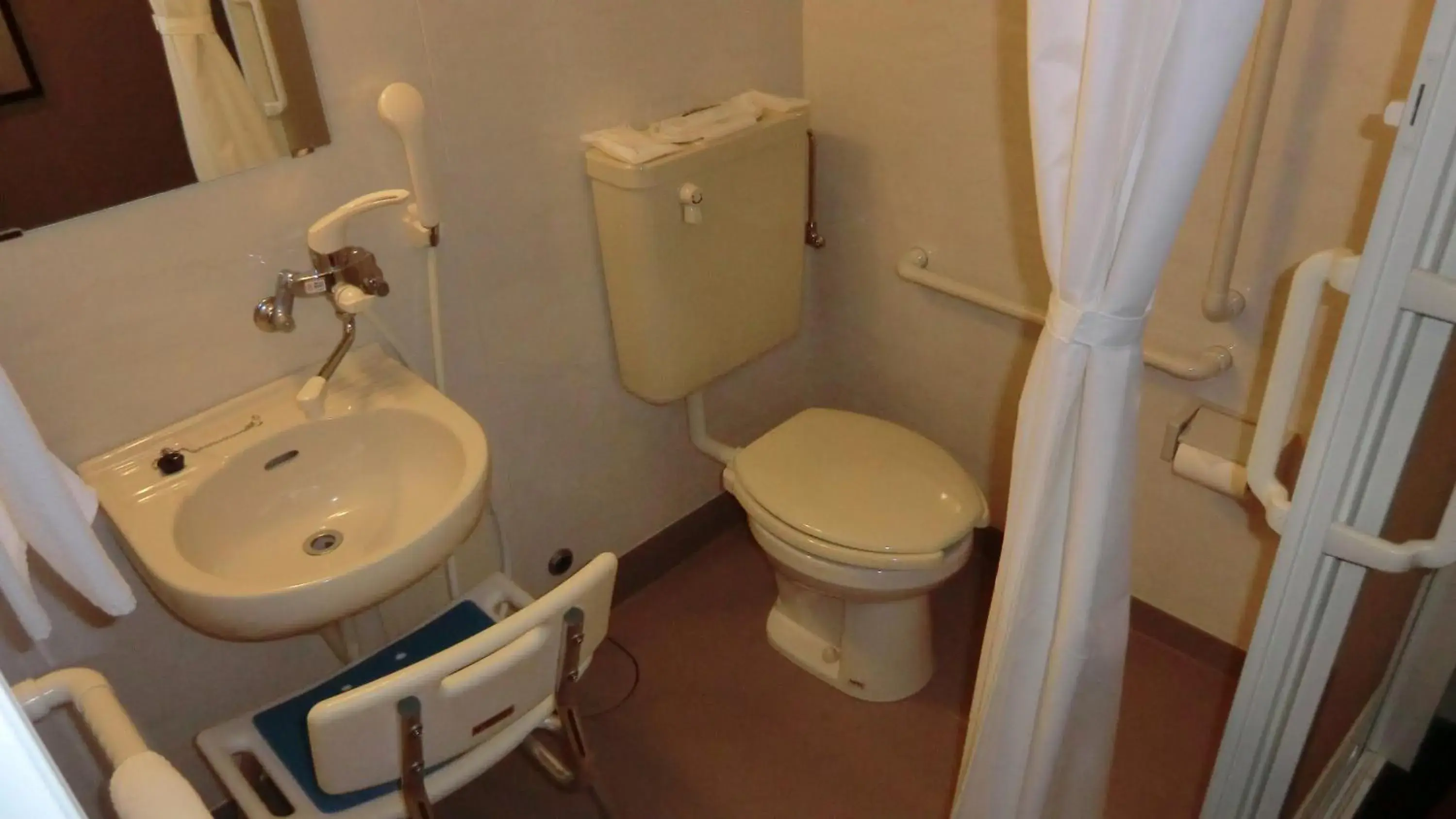 Shower, Bathroom in CVS Bay Hotel