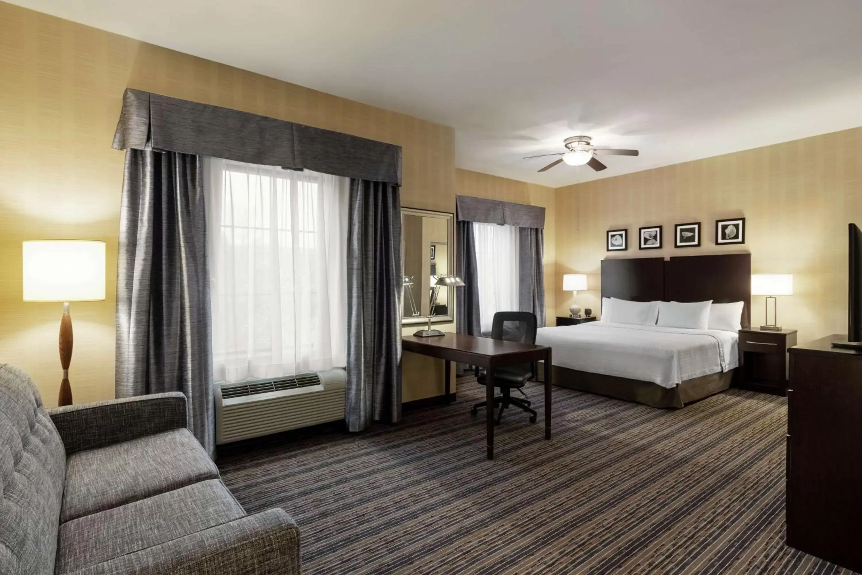 Bedroom, Seating Area in Homewood Suites by Hilton Newtown - Langhorne, PA