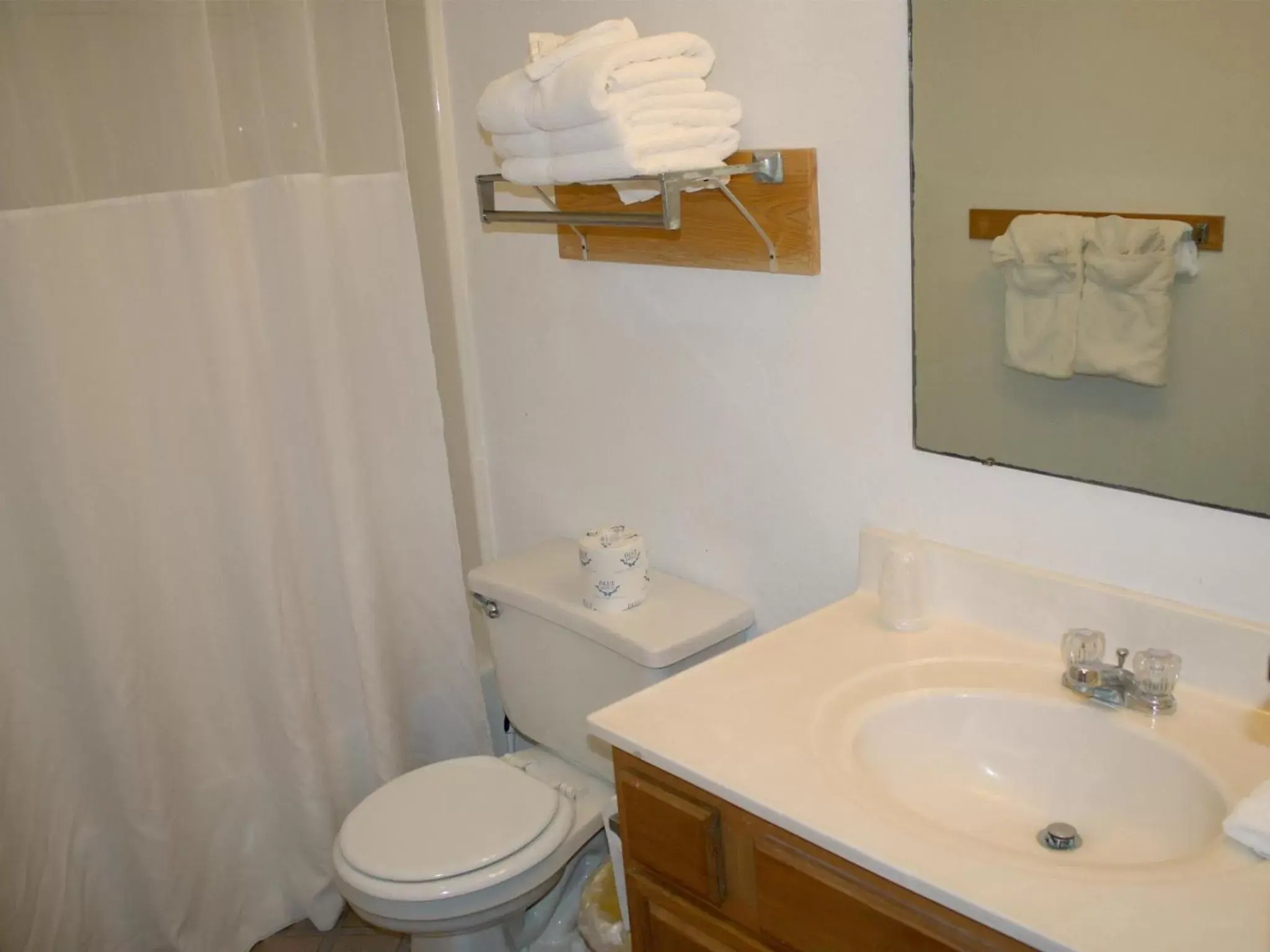 Bathroom in Cape Hatteras Motel