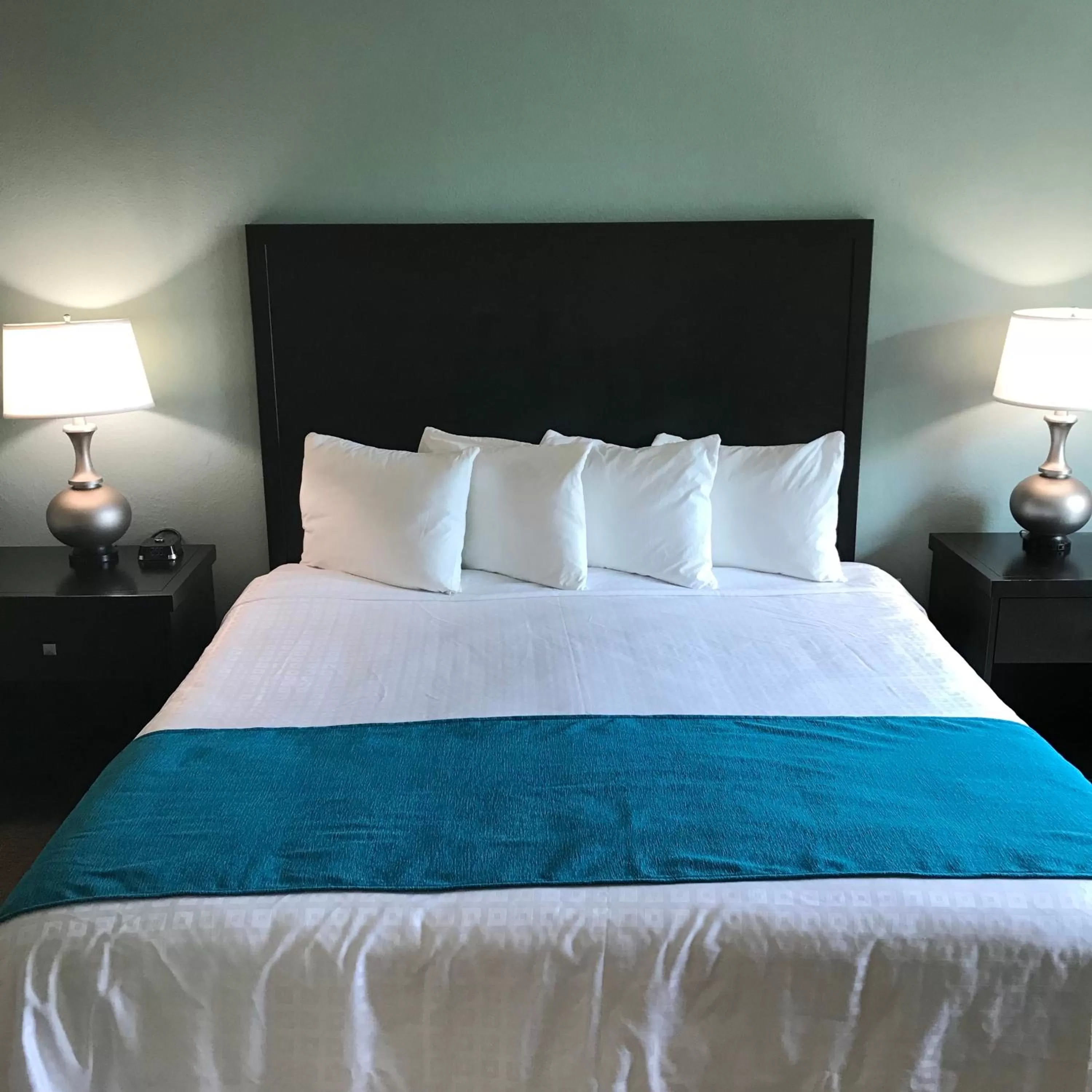 Bedroom, Bed in Hawthorn Extended Stay by Wyndham Orlando